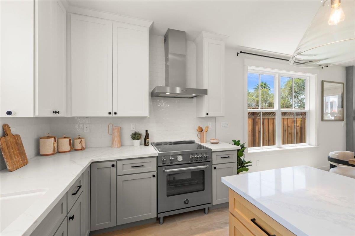 Detail Gallery Image 12 of 49 For 14 Staggi Ct, Soquel,  CA 95073 - 3 Beds | 2/1 Baths