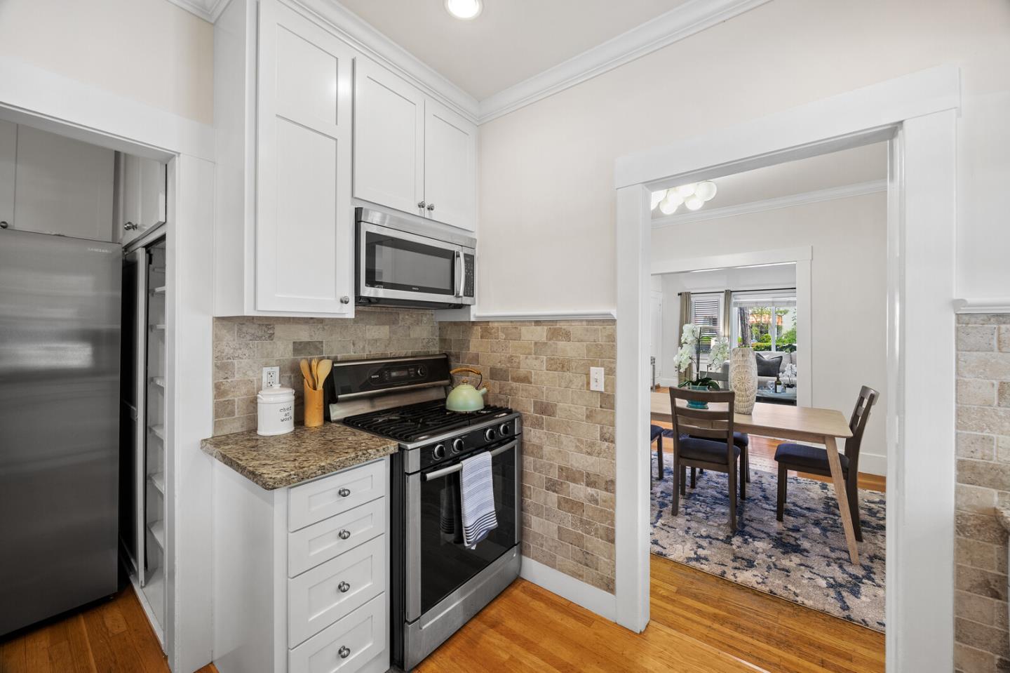 Detail Gallery Image 11 of 25 For 303 Highland Ave, San Mateo,  CA 94401 - 2 Beds | 1 Baths