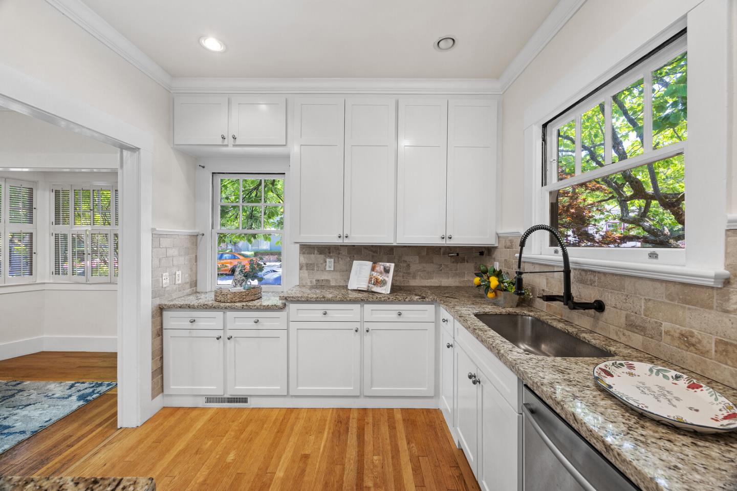 Detail Gallery Image 12 of 25 For 303 Highland Ave, San Mateo,  CA 94401 - 2 Beds | 1 Baths