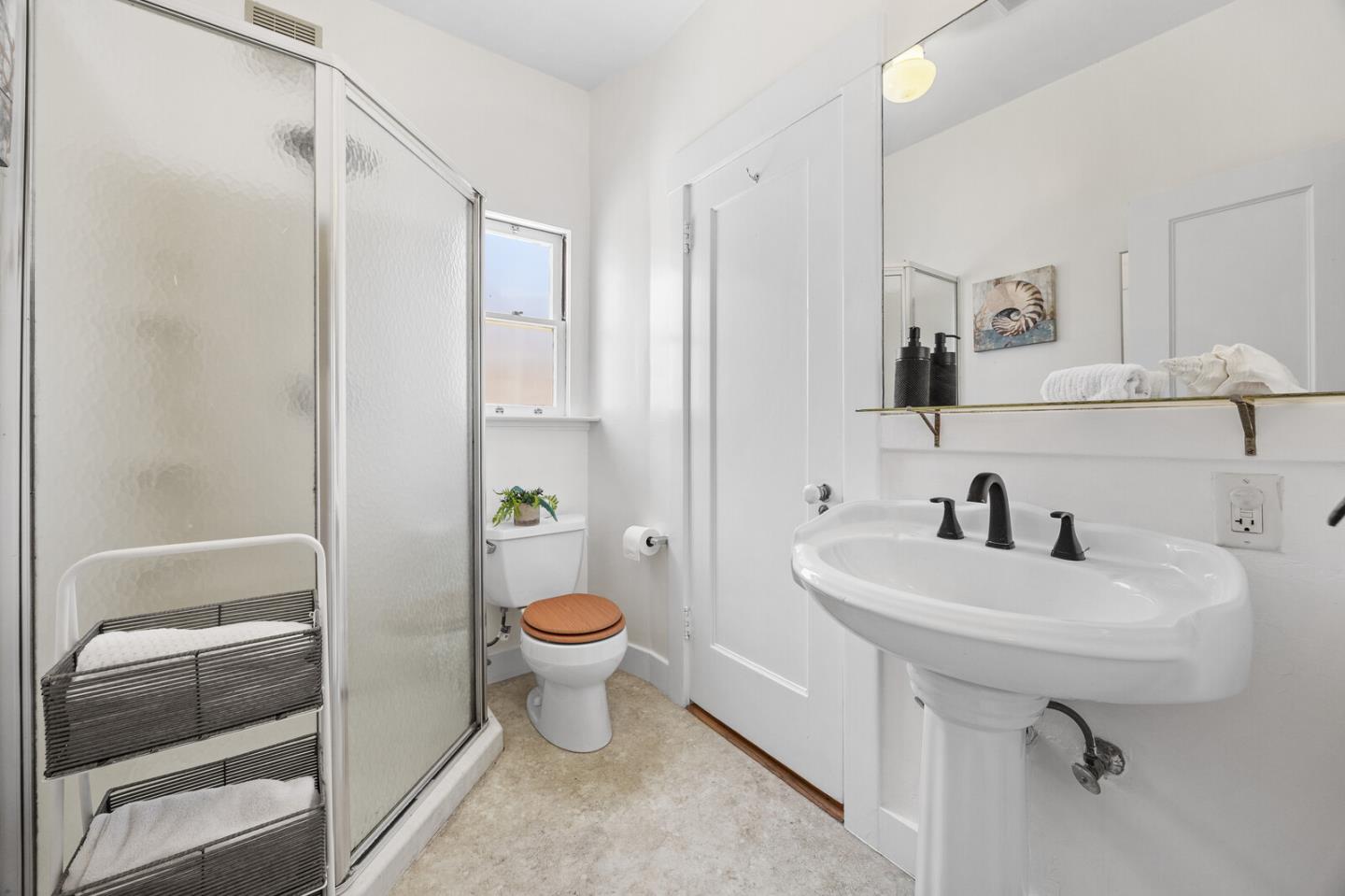 Detail Gallery Image 17 of 25 For 303 Highland Ave, San Mateo,  CA 94401 - 2 Beds | 1 Baths