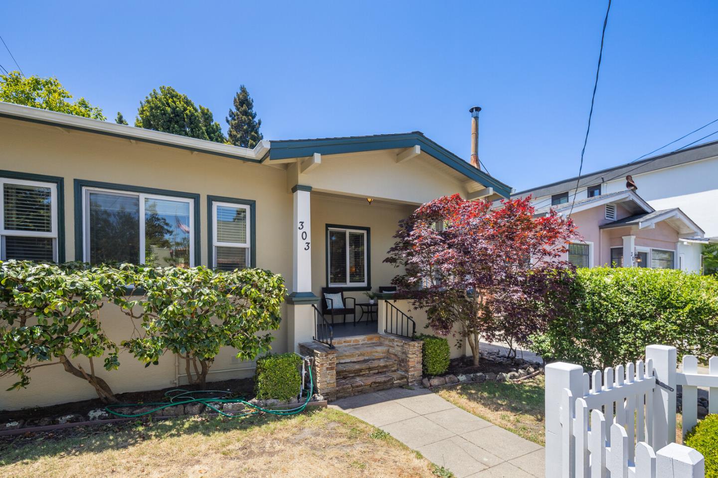 Detail Gallery Image 3 of 25 For 303 Highland Ave, San Mateo,  CA 94401 - 2 Beds | 1 Baths