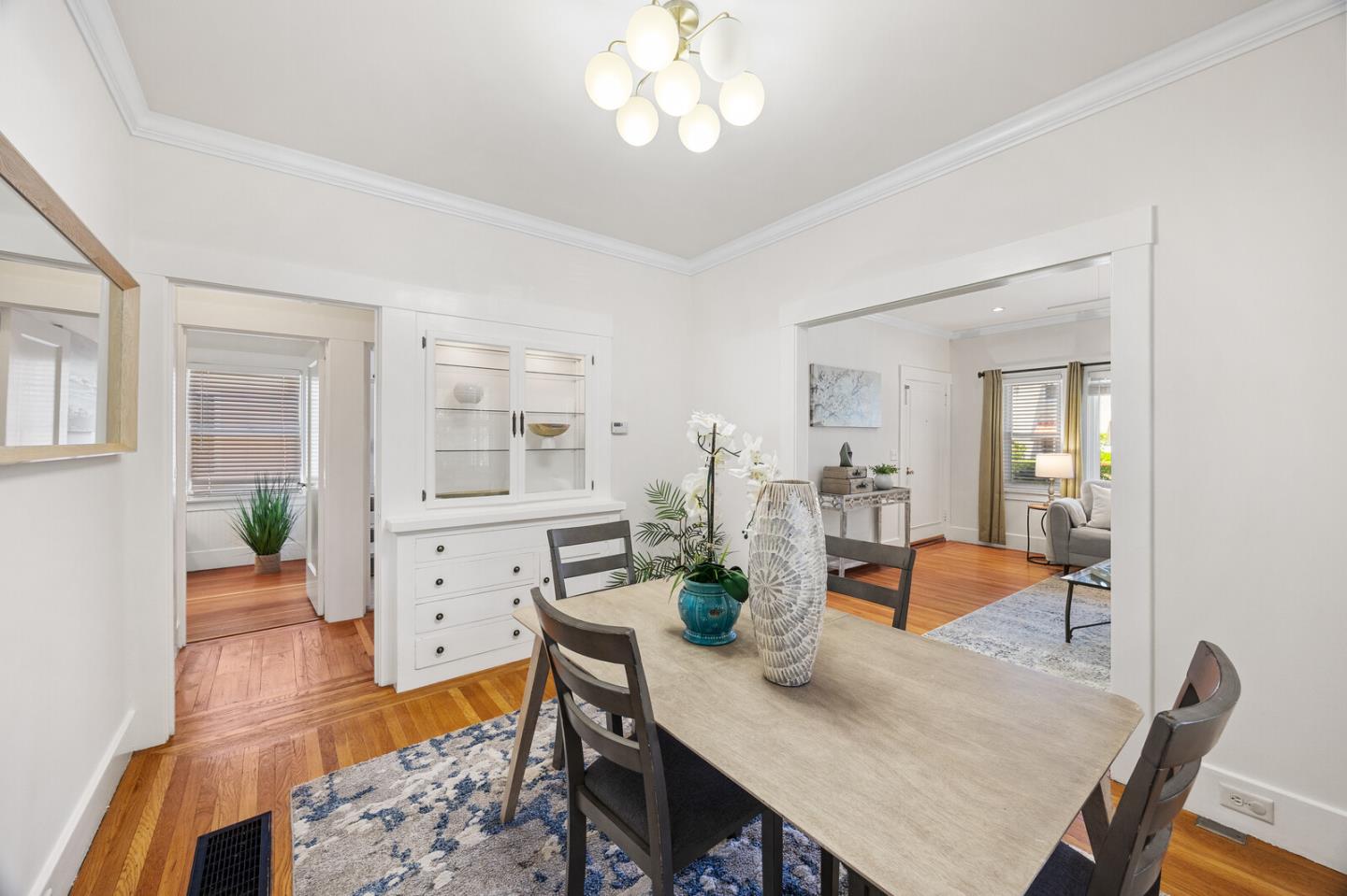 Detail Gallery Image 8 of 25 For 303 Highland Ave, San Mateo,  CA 94401 - 2 Beds | 1 Baths