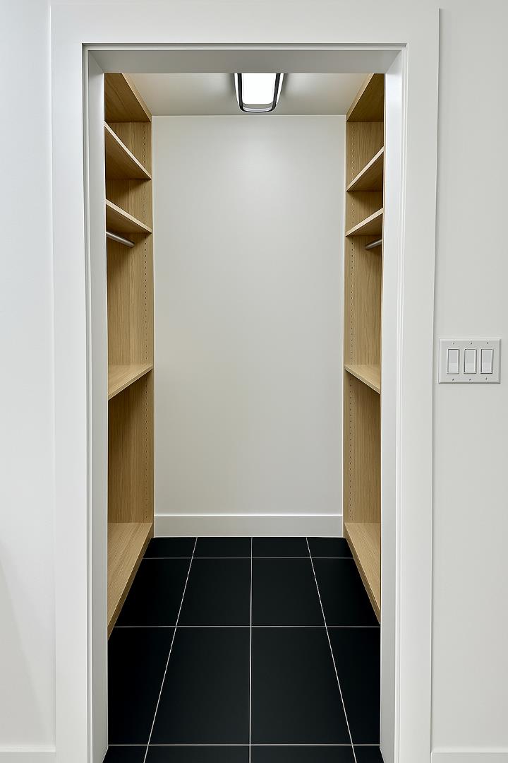 Detail Gallery Image 16 of 27 For 974 Peninsula Ave, San Mateo,  CA 94401 - 3 Beds | 2/1 Baths