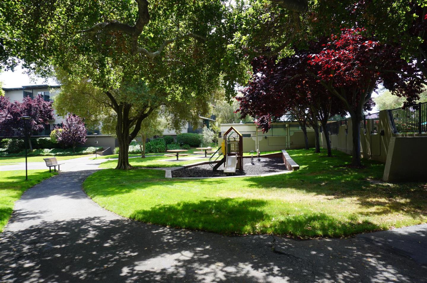 Detail Gallery Image 20 of 27 For 974 Peninsula Ave, San Mateo,  CA 94401 - 3 Beds | 2/1 Baths