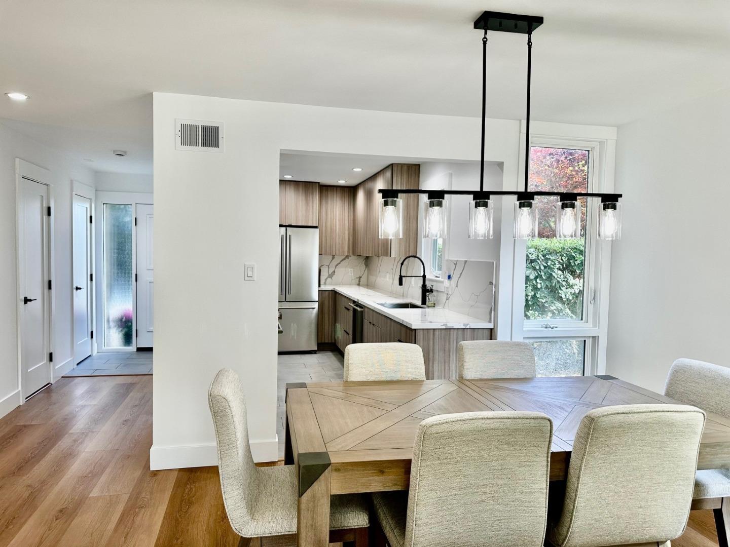 Detail Gallery Image 4 of 27 For 974 Peninsula Ave, San Mateo,  CA 94401 - 3 Beds | 2/1 Baths