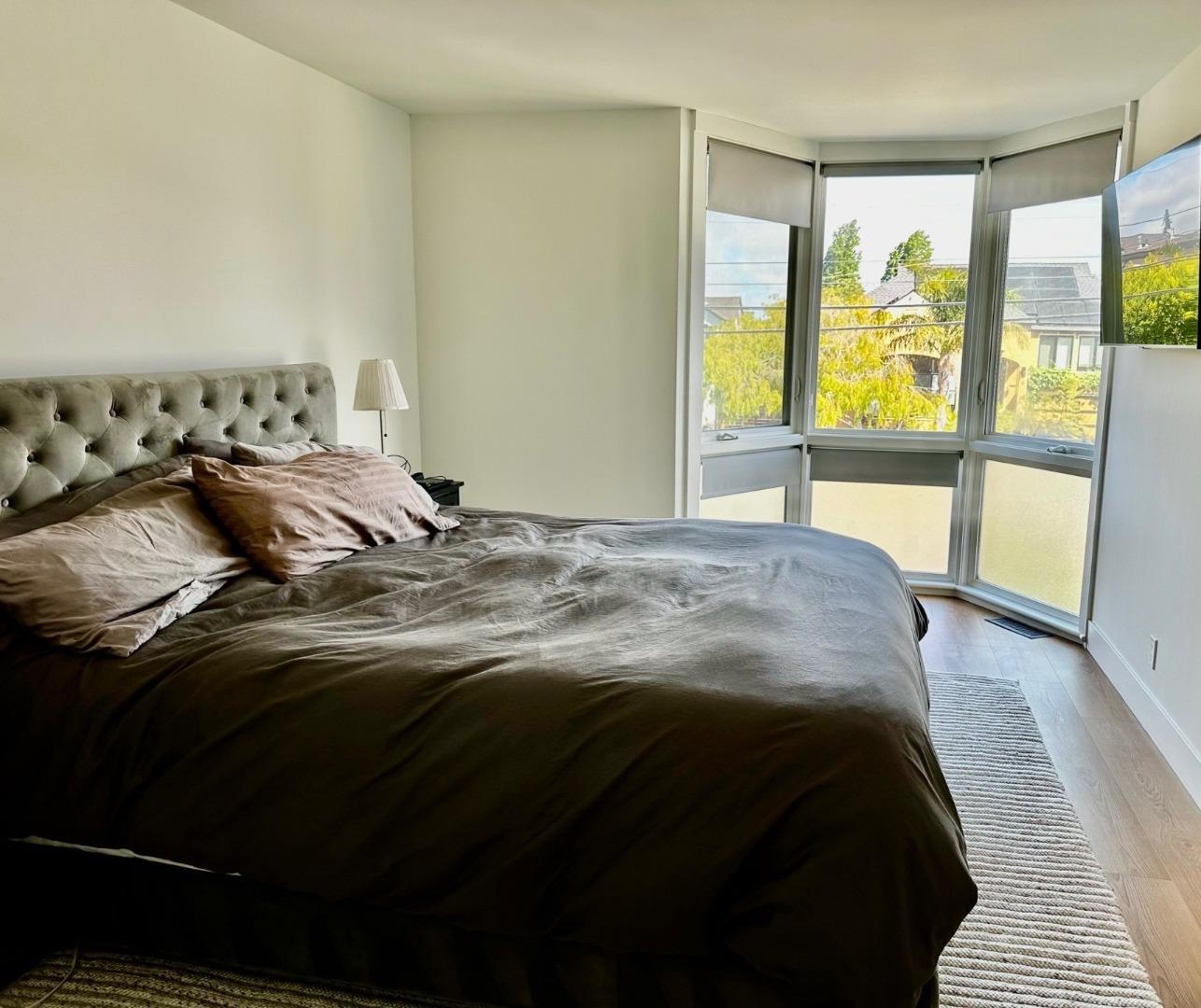 Detail Gallery Image 7 of 27 For 974 Peninsula Ave, San Mateo,  CA 94401 - 3 Beds | 2/1 Baths