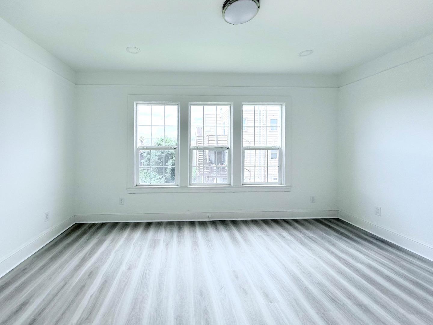 Detail Gallery Image 12 of 12 For 1587 Revere Ave, San Francisco,  CA 94124 - 3 Beds | 2 Baths