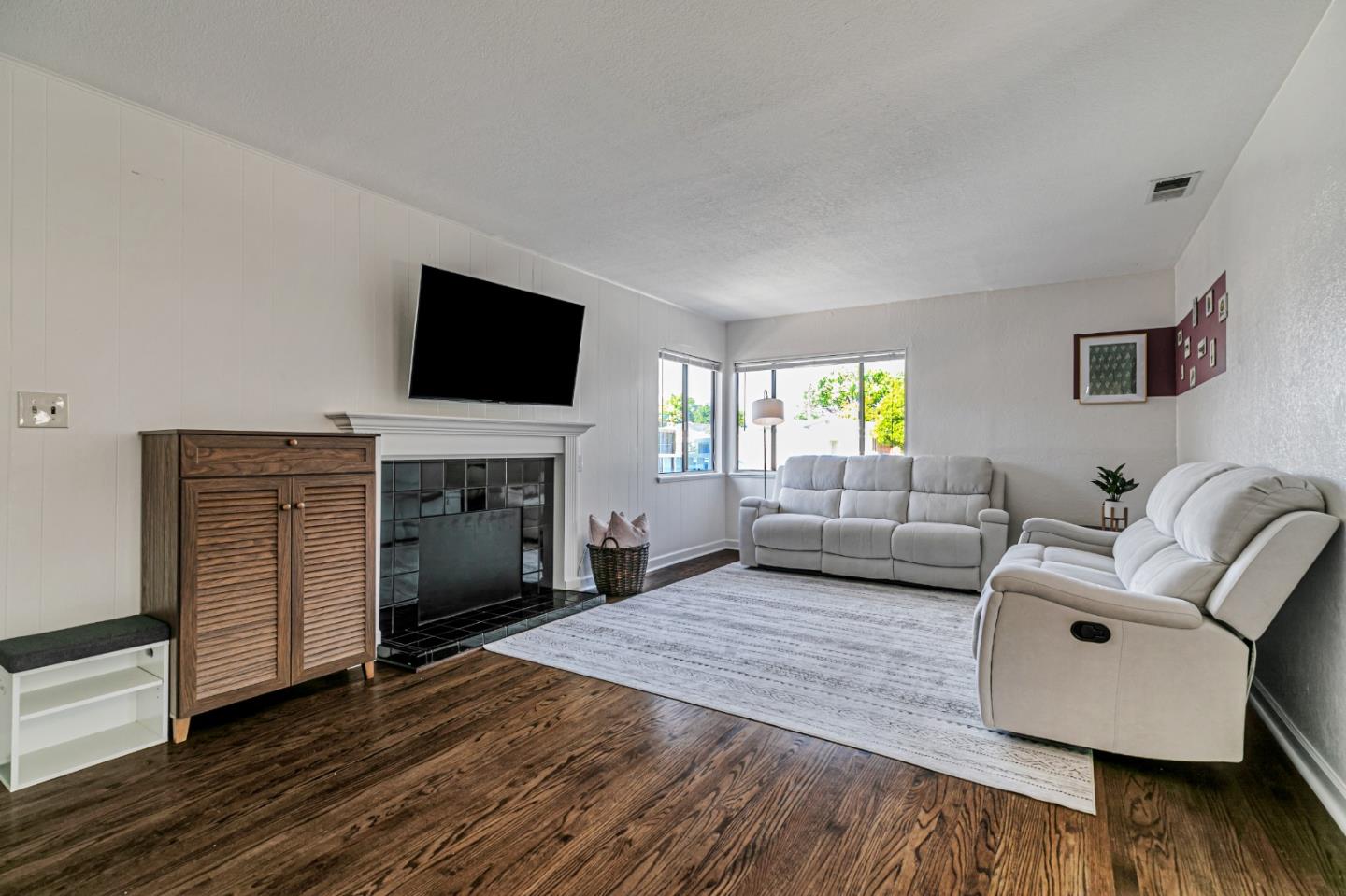 Detail Gallery Image 4 of 24 For 2136 Ventura Pl, Santa Clara,  CA 95051 - 3 Beds | 2 Baths