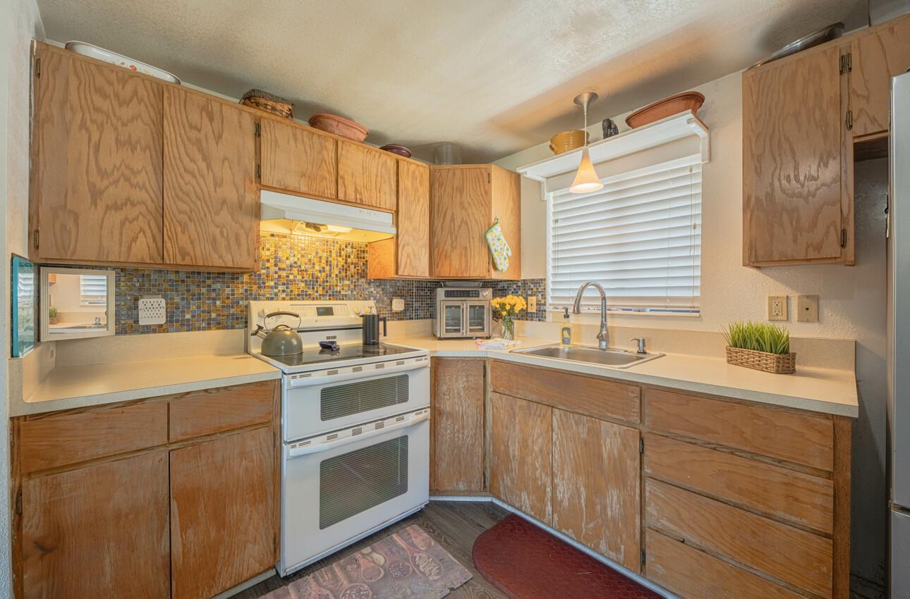 Detail Gallery Image 12 of 21 For 11521 Hidden Hills Rd, Carmel Valley,  CA 93924 - 4 Beds | 3 Baths