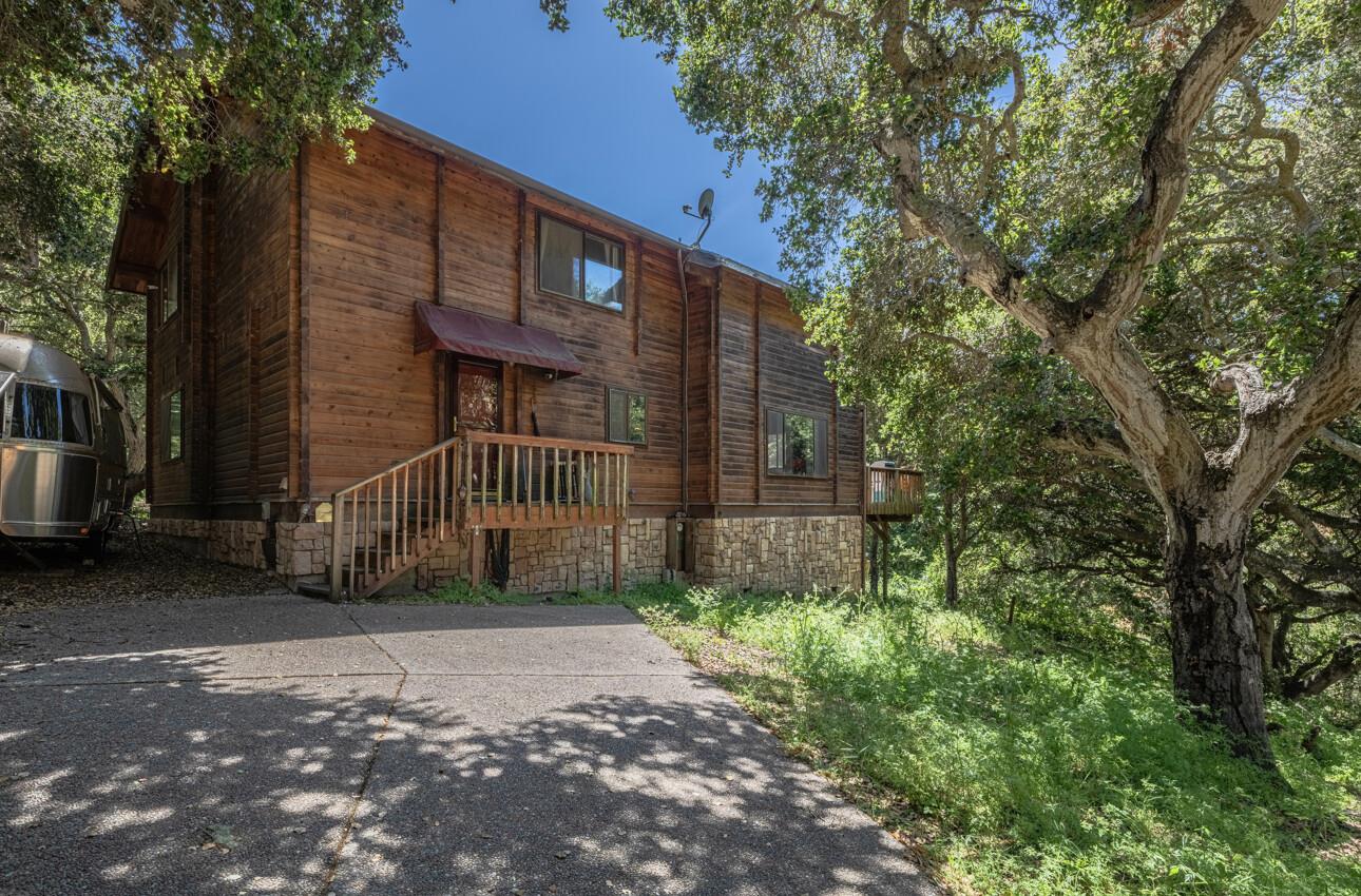 Detail Gallery Image 4 of 21 For 11521 Hidden Hills Rd, Carmel Valley,  CA 93924 - 4 Beds | 3 Baths