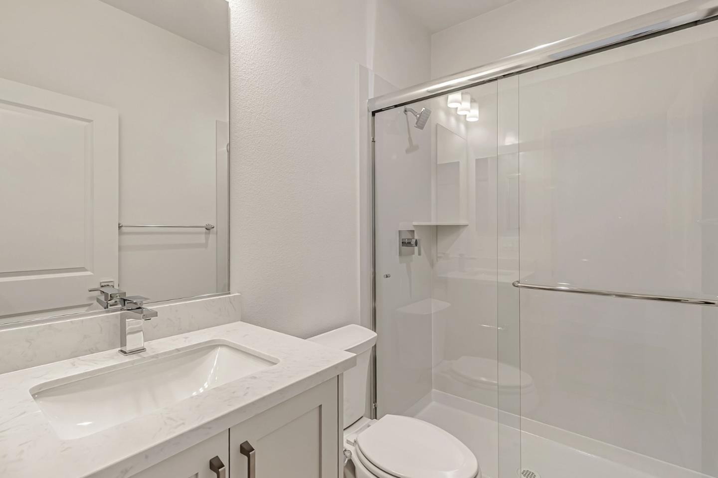 Detail Gallery Image 14 of 21 For 1135 Esther Ct, Palo Alto,  CA 94303 - 3 Beds | 3/1 Baths