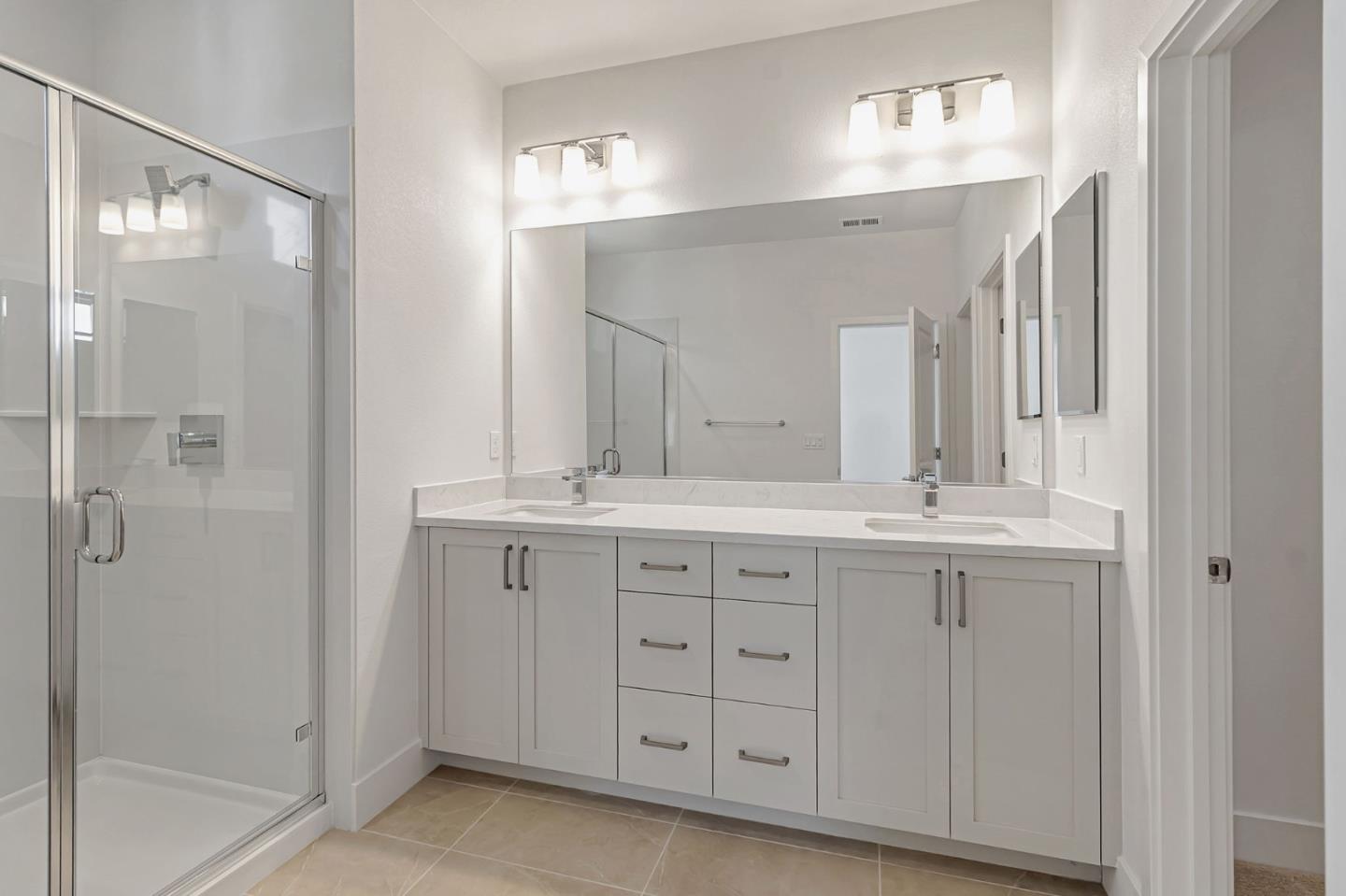 Detail Gallery Image 15 of 21 For 1135 Esther Ct, Palo Alto,  CA 94303 - 3 Beds | 3/1 Baths