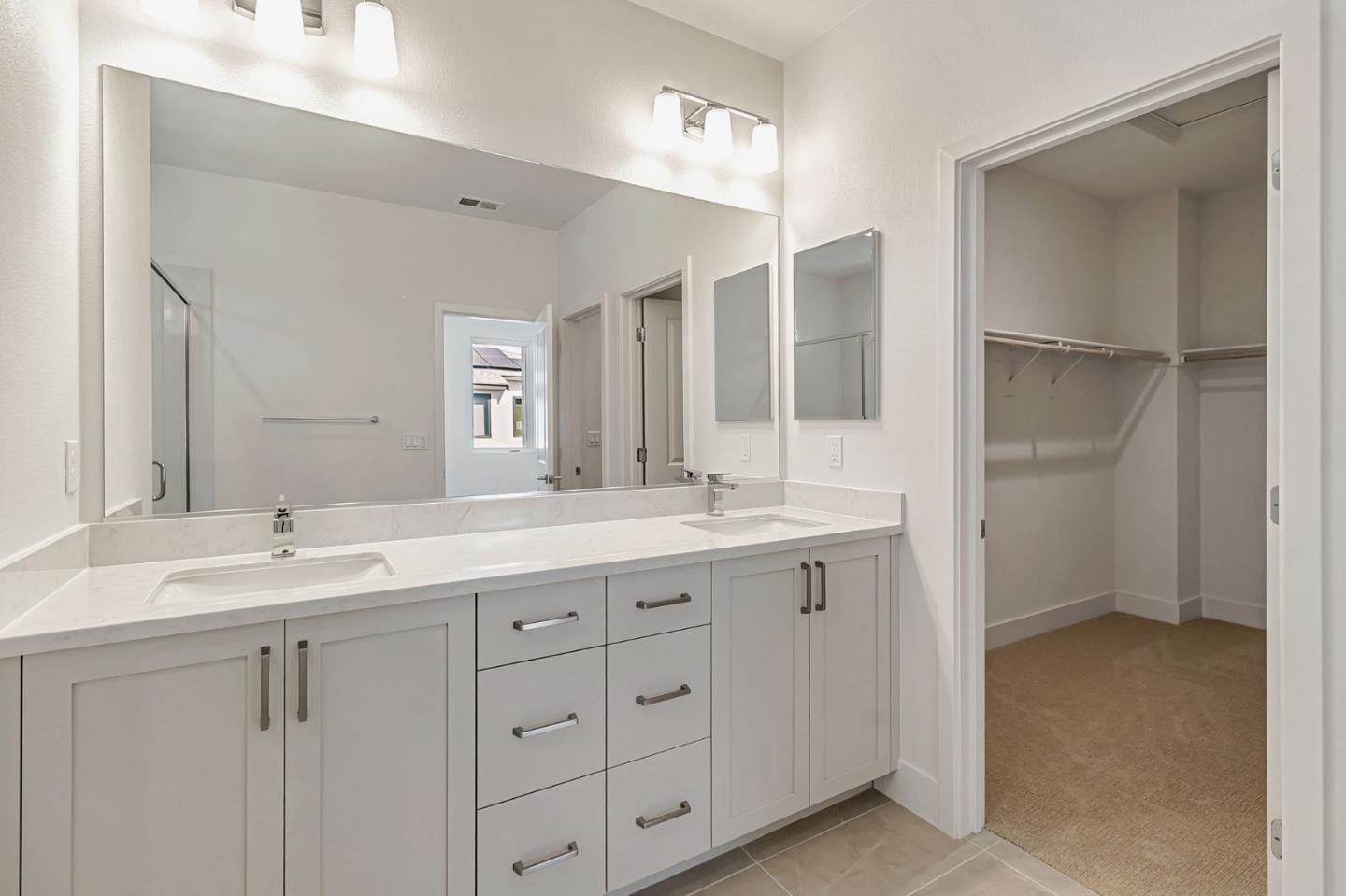 Detail Gallery Image 16 of 21 For 1135 Esther Ct, Palo Alto,  CA 94303 - 3 Beds | 3/1 Baths