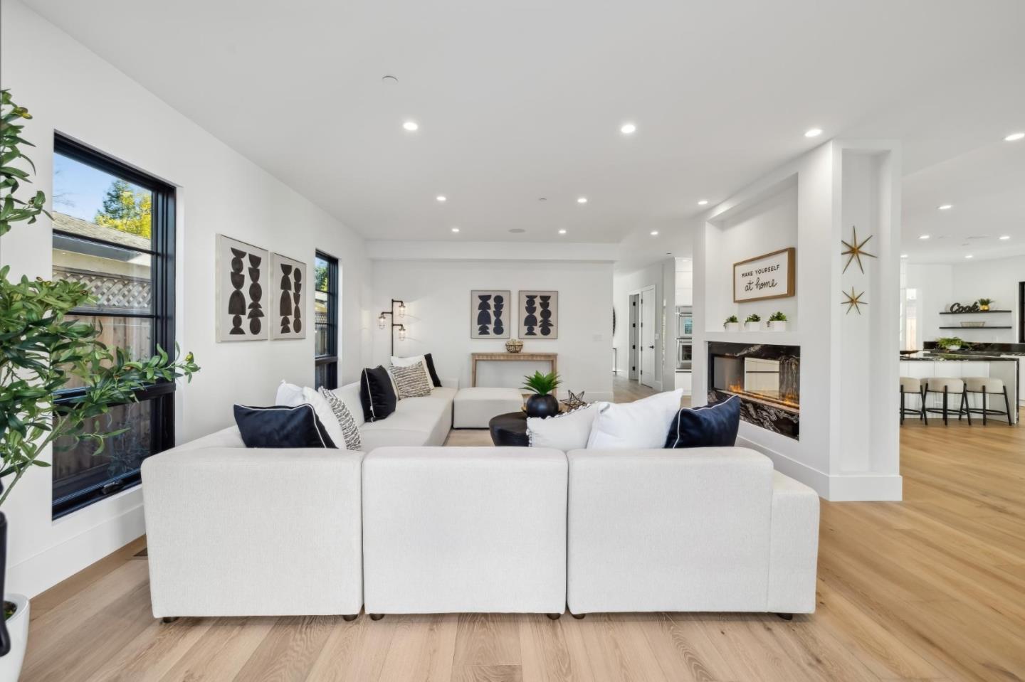 Detail Gallery Image 10 of 55 For 2018 Sand Hill Rd, Menlo Park,  CA 94025 - 5 Beds | 4/1 Baths