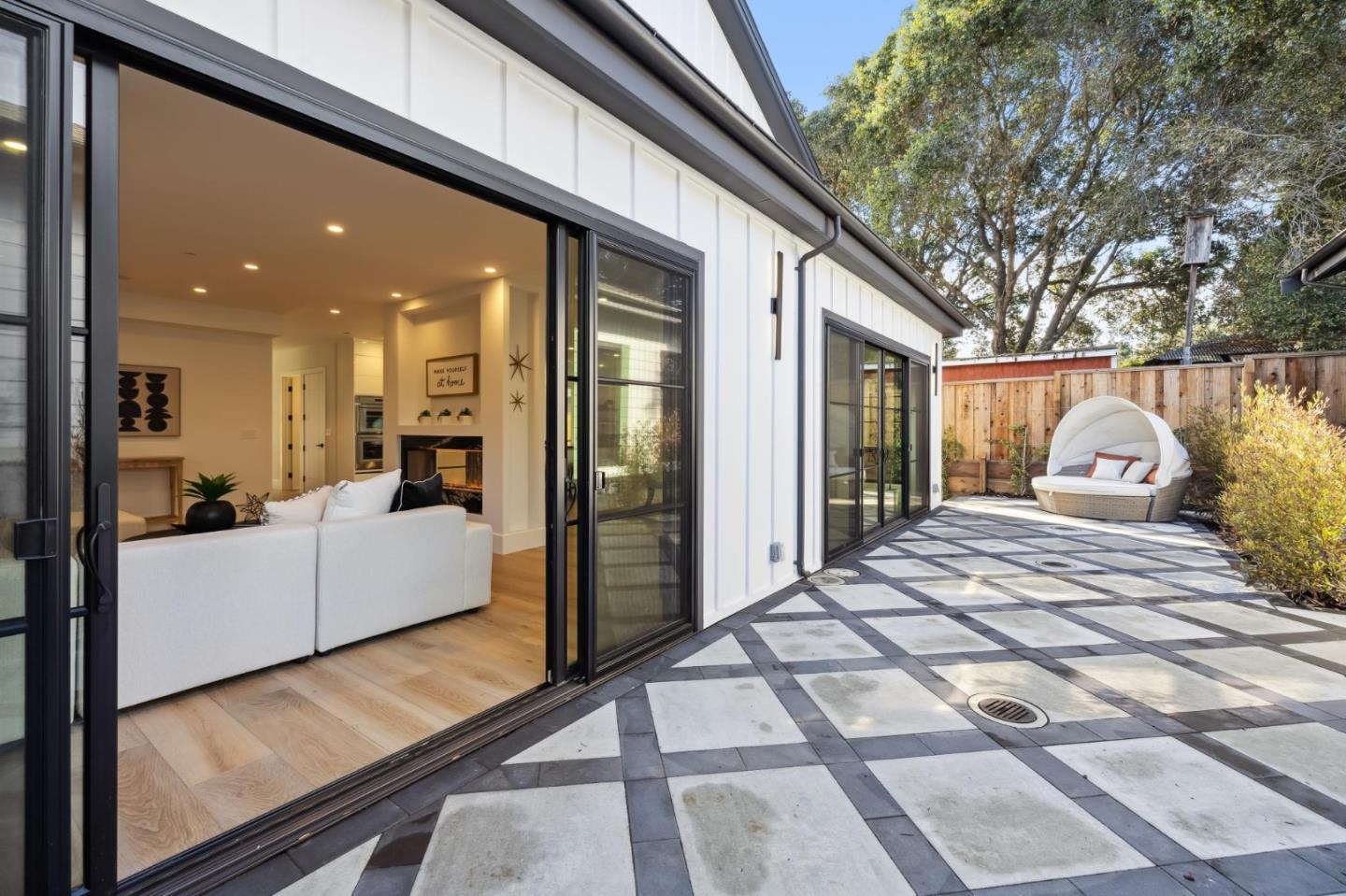 Detail Gallery Image 11 of 55 For 2018 Sand Hill Rd, Menlo Park,  CA 94025 - 5 Beds | 4/1 Baths