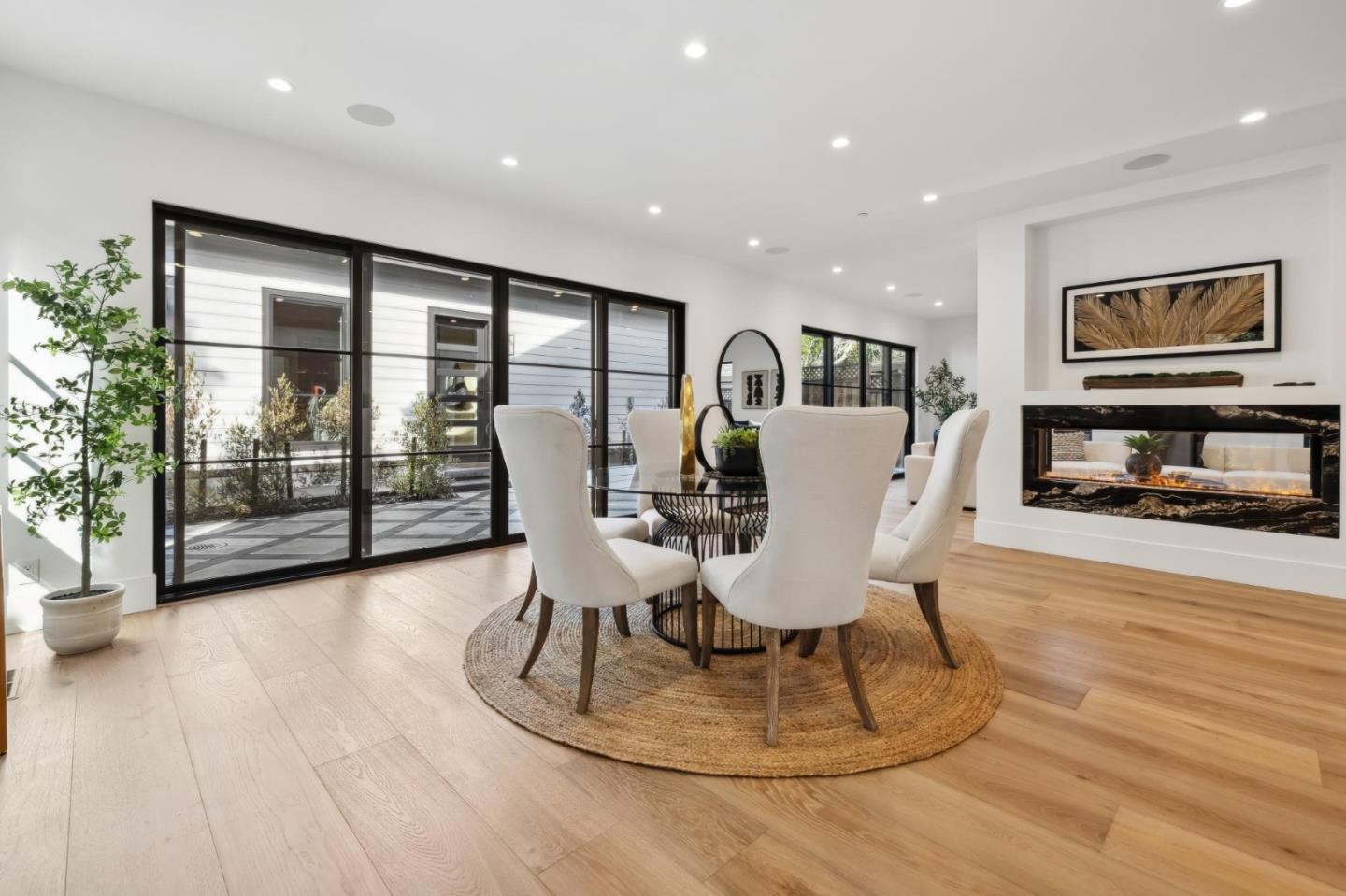 Detail Gallery Image 13 of 55 For 2018 Sand Hill Rd, Menlo Park,  CA 94025 - 5 Beds | 4/1 Baths