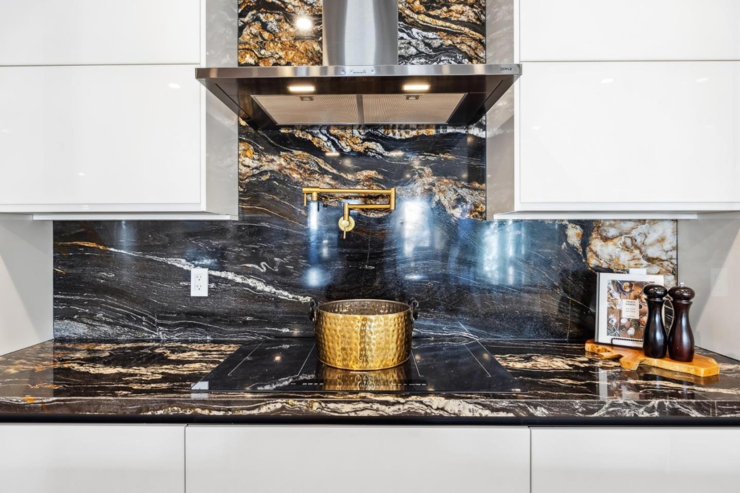 Detail Gallery Image 18 of 55 For 2018 Sand Hill Rd, Menlo Park,  CA 94025 - 5 Beds | 4/1 Baths