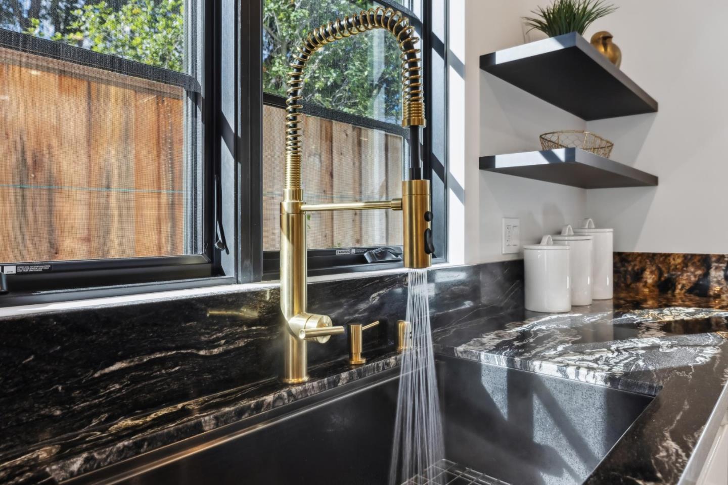 Detail Gallery Image 19 of 55 For 2018 Sand Hill Rd, Menlo Park,  CA 94025 - 5 Beds | 4/1 Baths