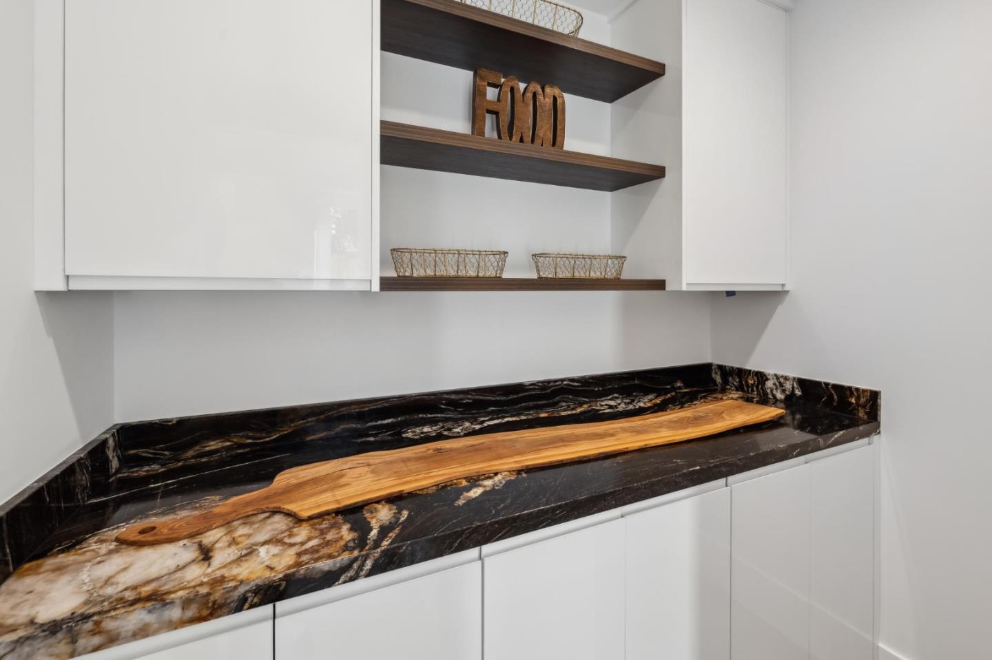 Detail Gallery Image 21 of 55 For 2018 Sand Hill Rd, Menlo Park,  CA 94025 - 5 Beds | 4/1 Baths