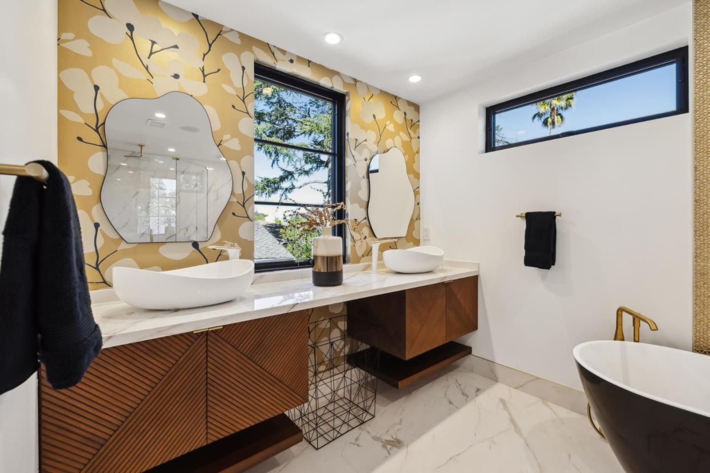 Detail Gallery Image 30 of 55 For 2018 Sand Hill Rd, Menlo Park,  CA 94025 - 5 Beds | 4/1 Baths