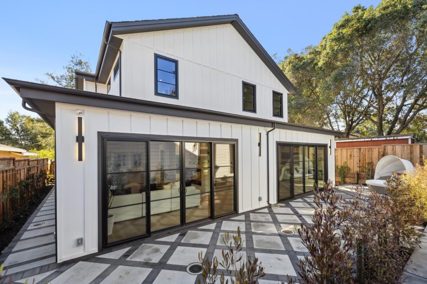 Detail Gallery Image 43 of 55 For 2018 Sand Hill Rd, Menlo Park,  CA 94025 - 5 Beds | 4/1 Baths