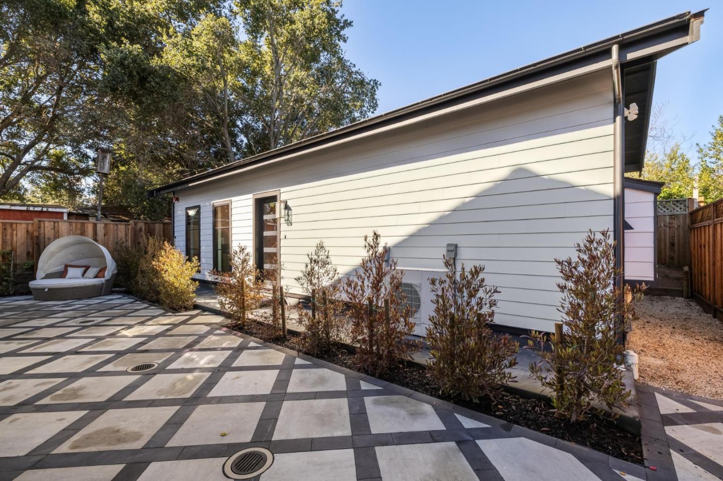 Detail Gallery Image 44 of 55 For 2018 Sand Hill Rd, Menlo Park,  CA 94025 - 5 Beds | 4/1 Baths