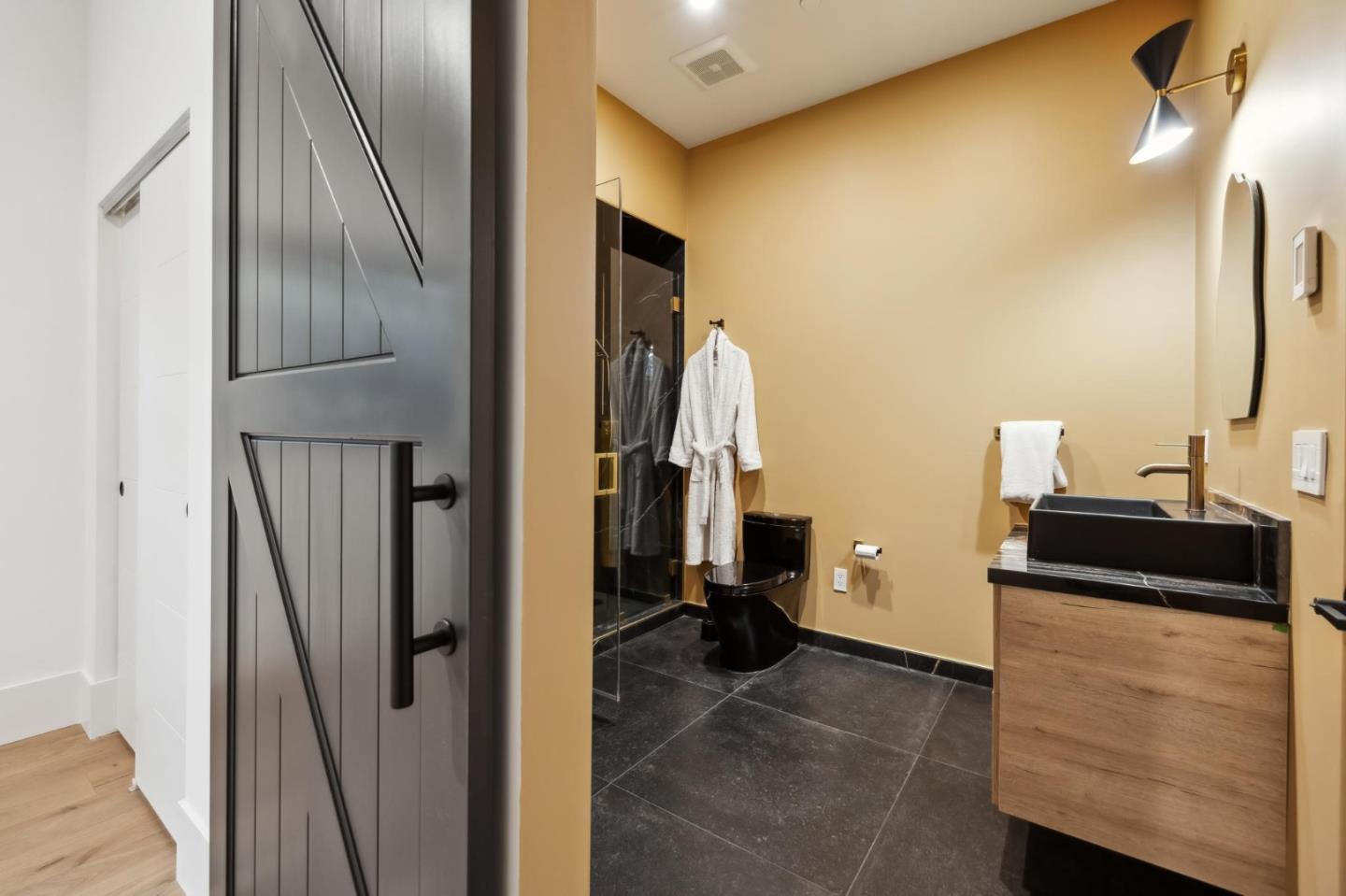 Detail Gallery Image 49 of 55 For 2018 Sand Hill Rd, Menlo Park,  CA 94025 - 5 Beds | 4/1 Baths