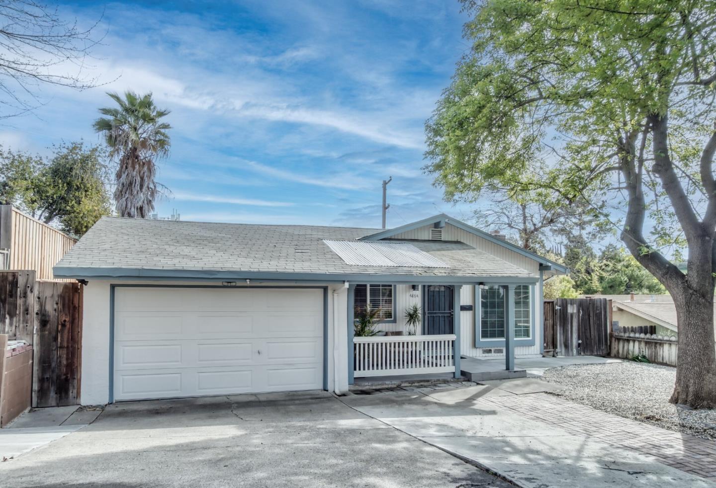 Detail Gallery Image 3 of 32 For 4864 Snow Dr, San Jose,  CA 95111 - 3 Beds | 2 Baths