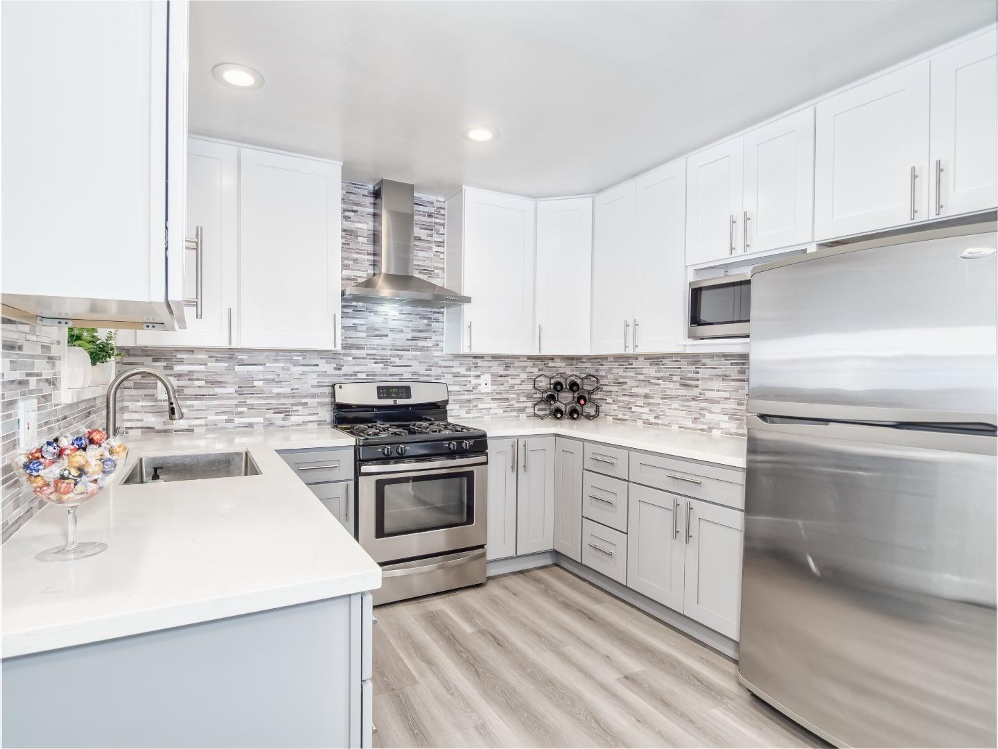 Detail Gallery Image 5 of 32 For 4864 Snow Dr, San Jose,  CA 95111 - 3 Beds | 2 Baths