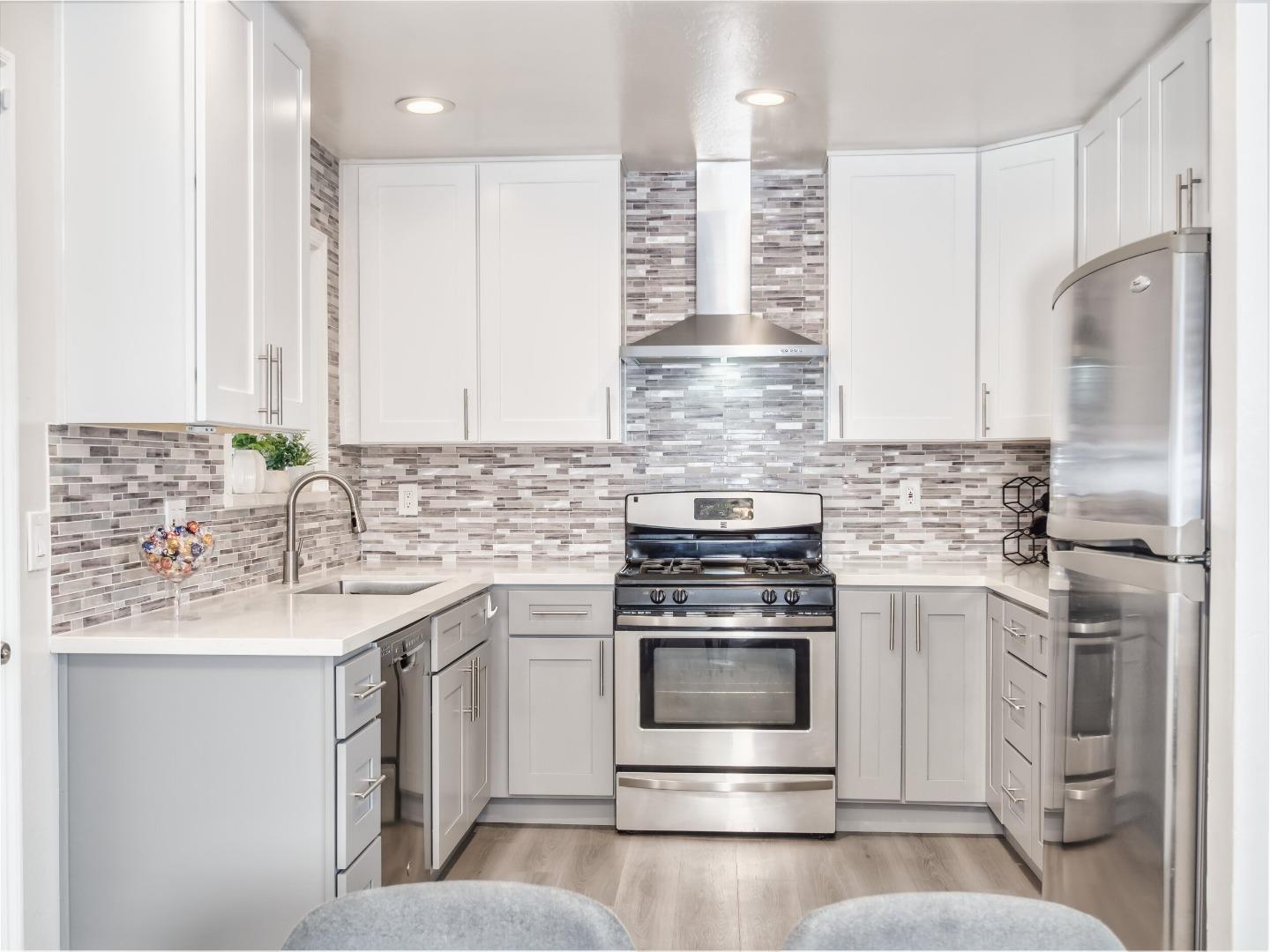 Detail Gallery Image 7 of 32 For 4864 Snow Dr, San Jose,  CA 95111 - 3 Beds | 2 Baths