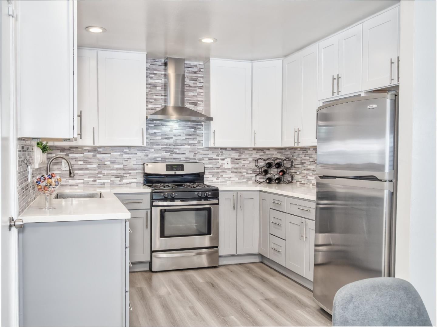 Detail Gallery Image 8 of 32 For 4864 Snow Dr, San Jose,  CA 95111 - 3 Beds | 2 Baths
