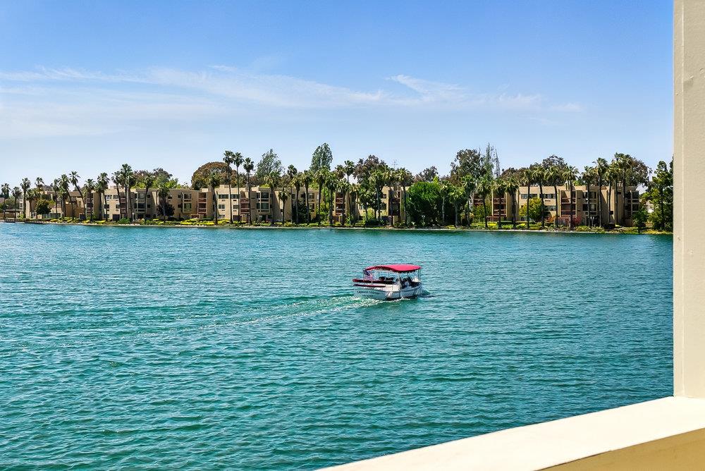 Detail Gallery Image 2 of 37 For 1023 Rudder Ln, Foster City,  CA 94404 - 2 Beds | 2 Baths