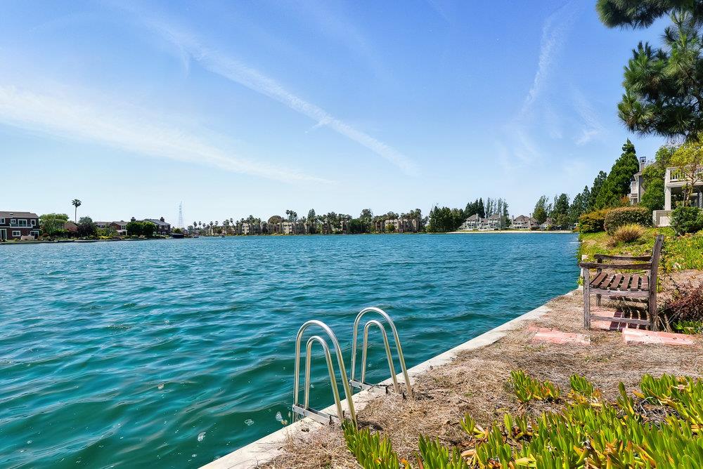 Detail Gallery Image 35 of 37 For 1023 Rudder Ln, Foster City,  CA 94404 - 2 Beds | 2 Baths