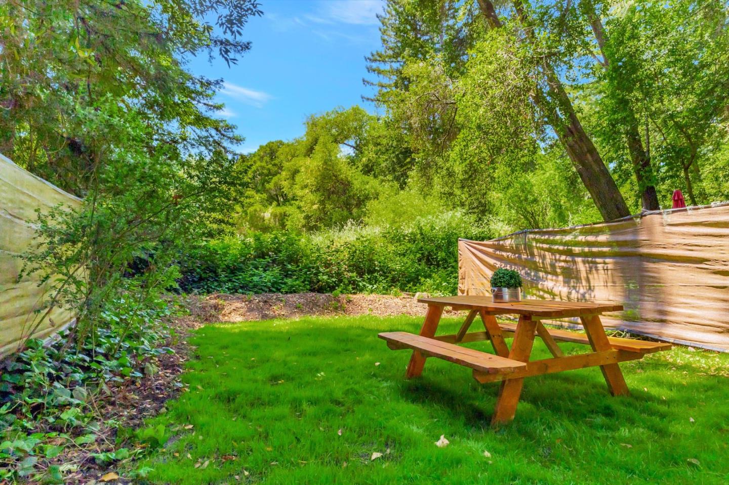 Detail Gallery Image 15 of 29 For 265 Brown Gables Rd #24,  Ben Lomond,  CA 95005 - 2 Beds | 1 Baths