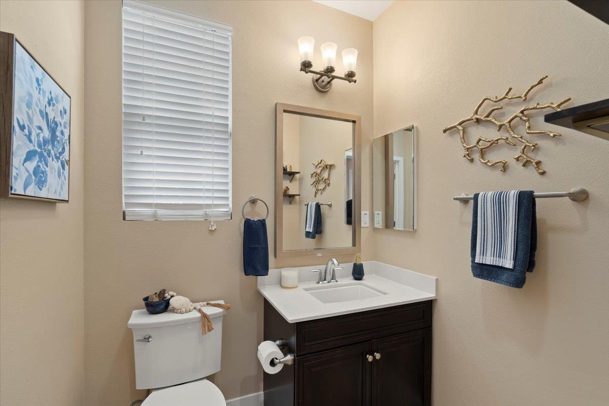 Detail Gallery Image 13 of 26 For 255 Stoney Creek Ln, Morgan Hill,  CA 95037 - 3 Beds | 2/1 Baths
