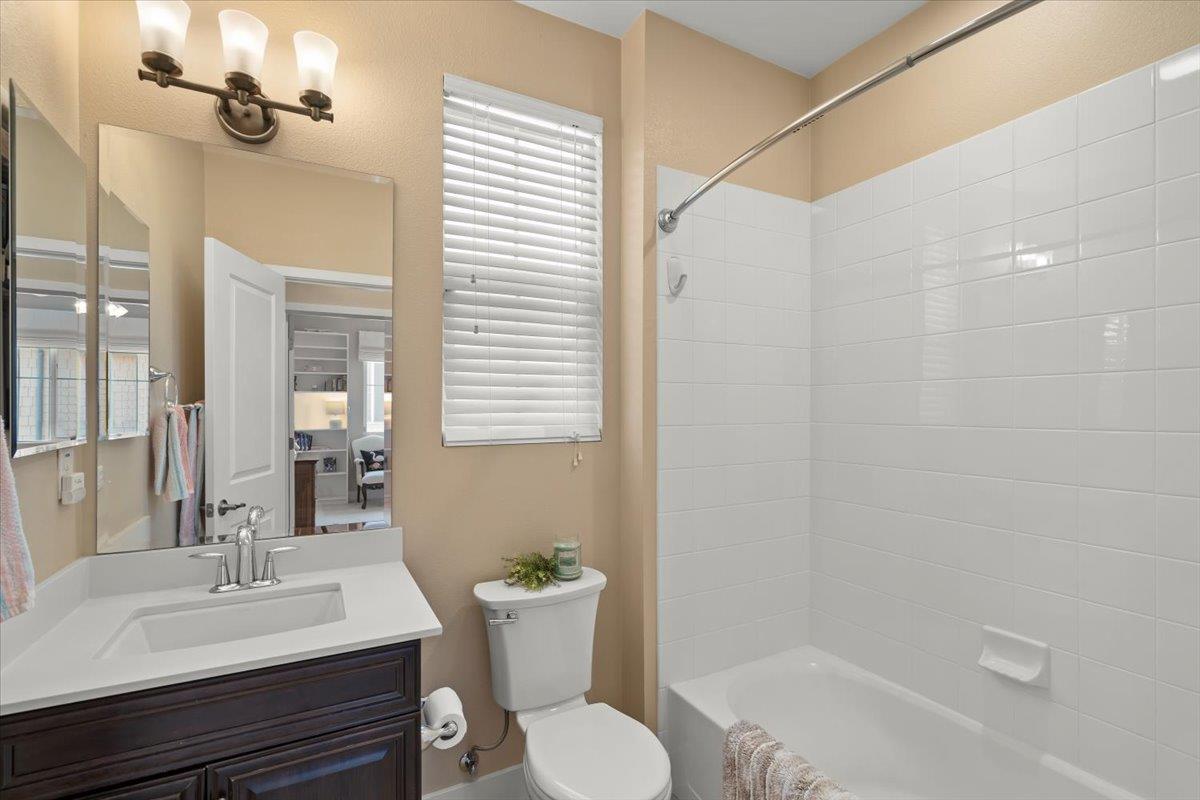 Detail Gallery Image 14 of 26 For 255 Stoney Creek Ln, Morgan Hill,  CA 95037 - 3 Beds | 2/1 Baths