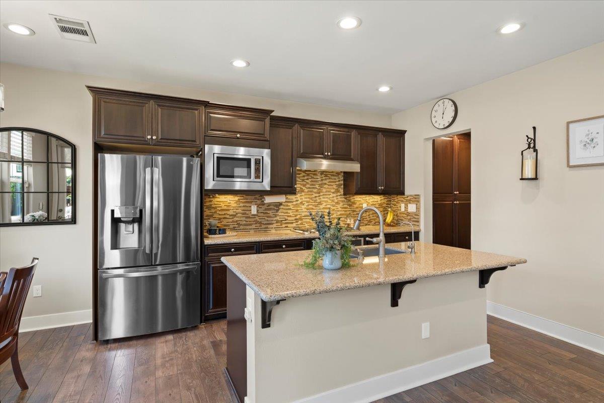 Detail Gallery Image 7 of 26 For 255 Stoney Creek Ln, Morgan Hill,  CA 95037 - 3 Beds | 2/1 Baths