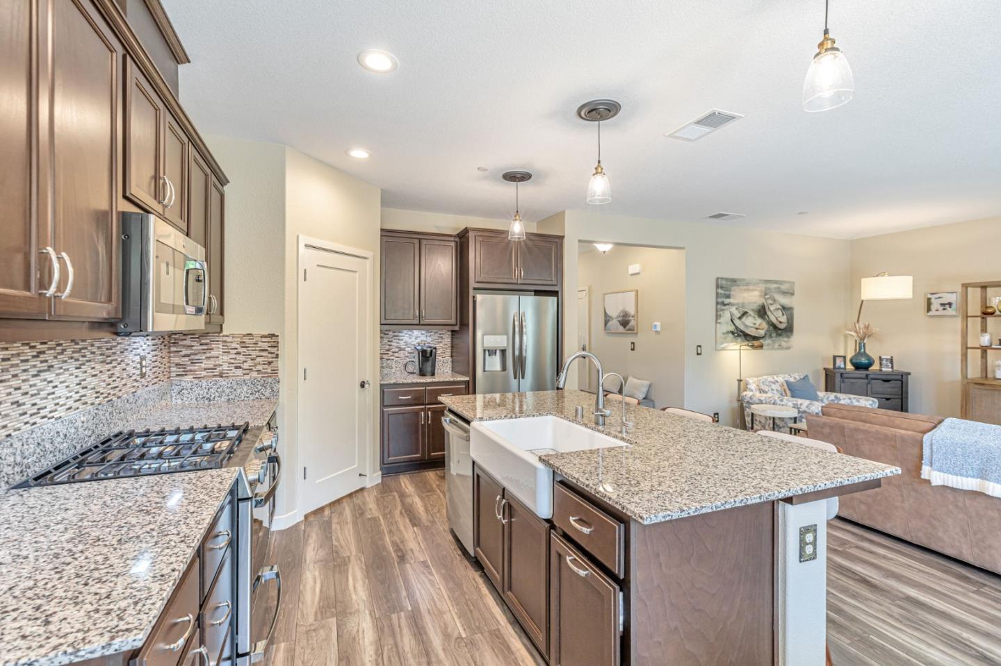 Detail Gallery Image 12 of 51 For 1300 Qualteri Way, Gilroy,  CA 95020 - 5 Beds | 3 Baths