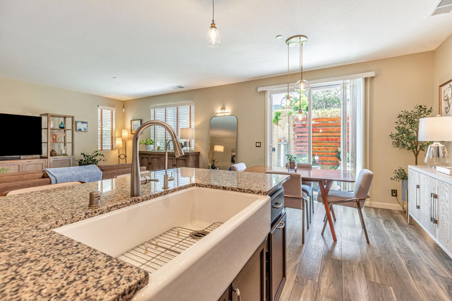 Detail Gallery Image 14 of 51 For 1300 Qualteri Way, Gilroy,  CA 95020 - 5 Beds | 3 Baths