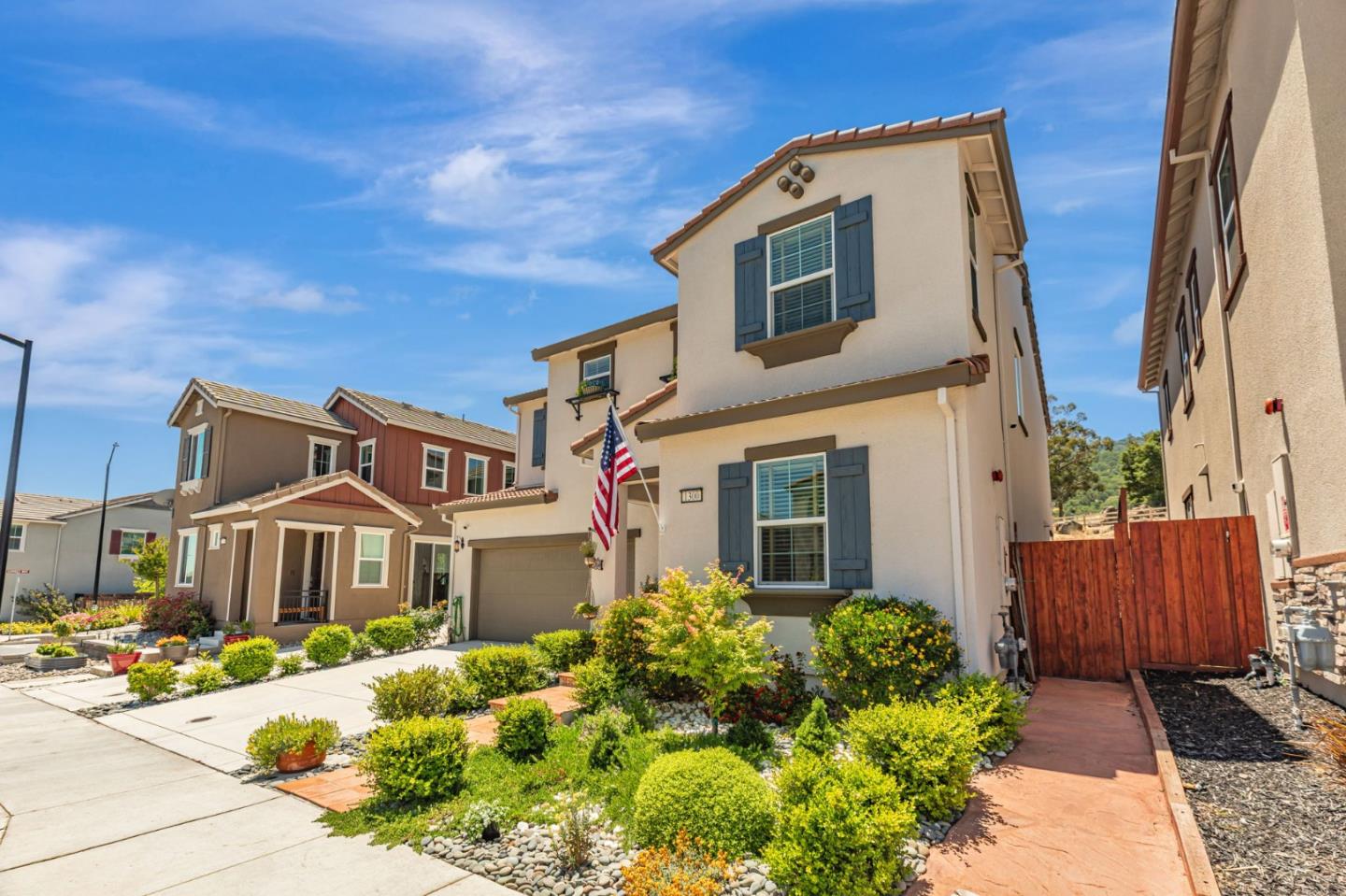 Detail Gallery Image 3 of 51 For 1300 Qualteri Way, Gilroy,  CA 95020 - 5 Beds | 3 Baths