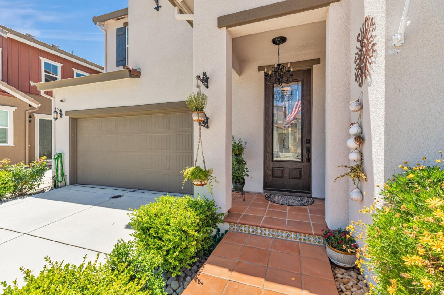 Detail Gallery Image 4 of 51 For 1300 Qualteri Way, Gilroy,  CA 95020 - 5 Beds | 3 Baths