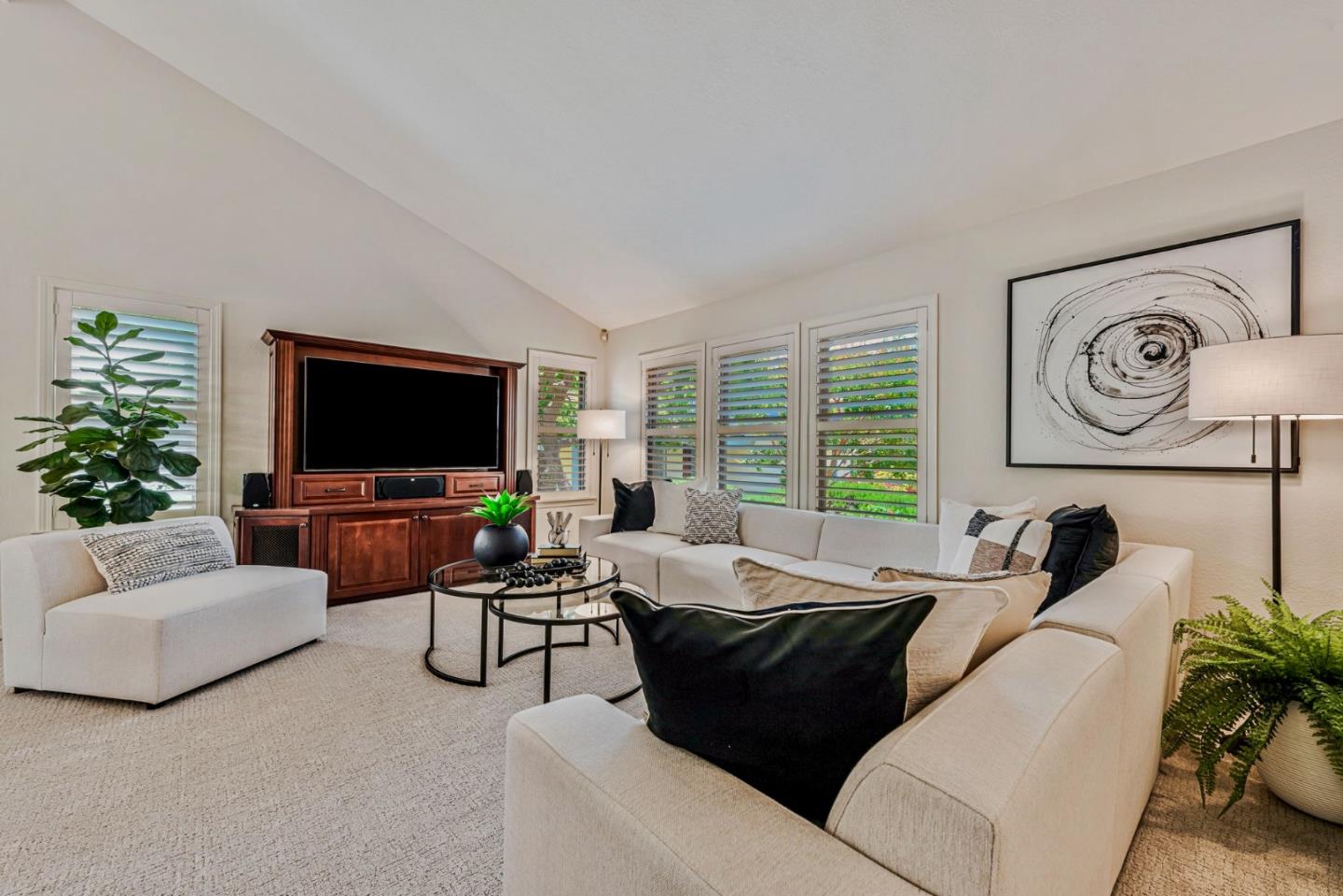 Detail Gallery Image 12 of 99 For 663 Lambeth Ct, Sunnyvale,  CA 94087 - 4 Beds | 3 Baths