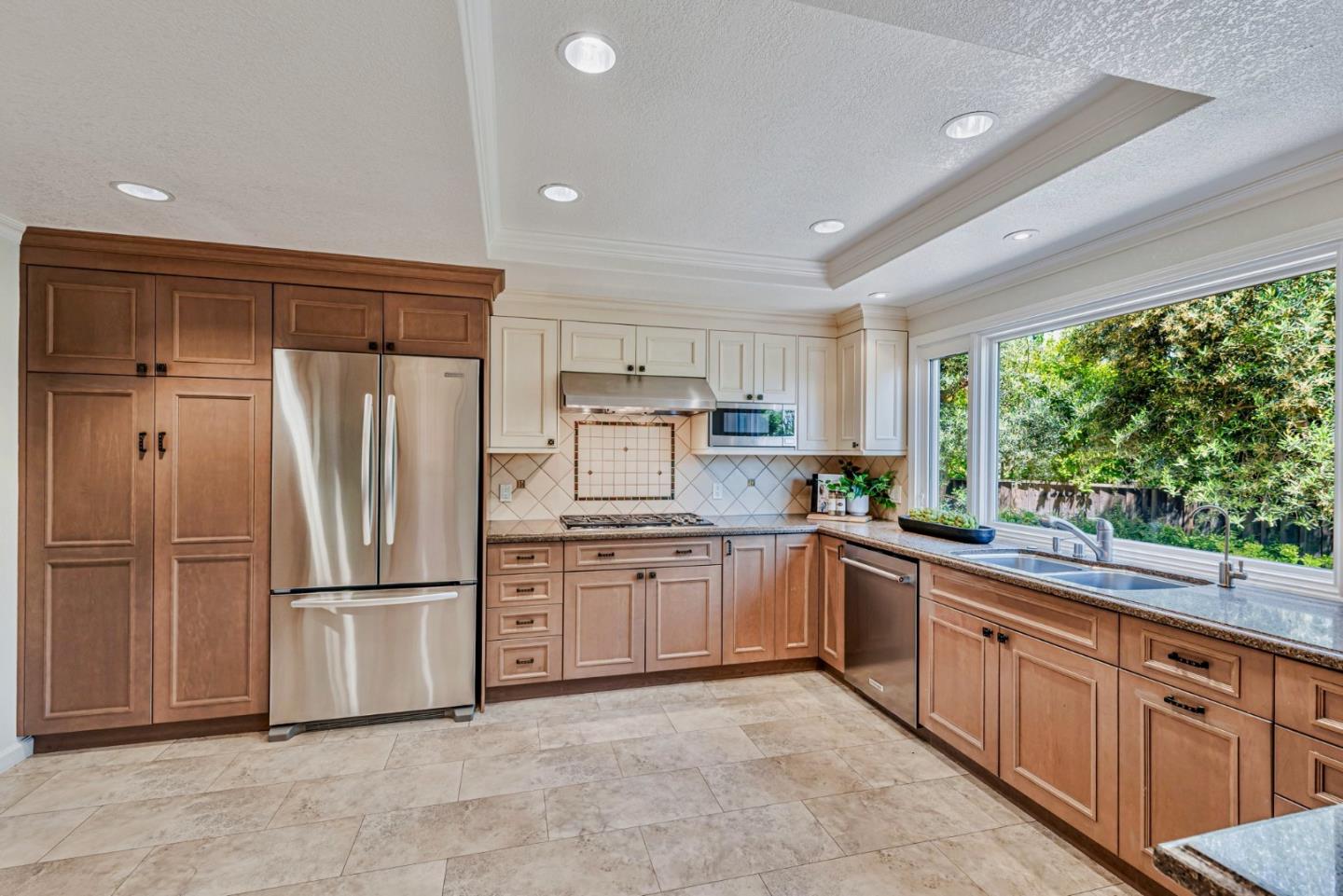 Detail Gallery Image 21 of 99 For 663 Lambeth Ct, Sunnyvale,  CA 94087 - 4 Beds | 3 Baths