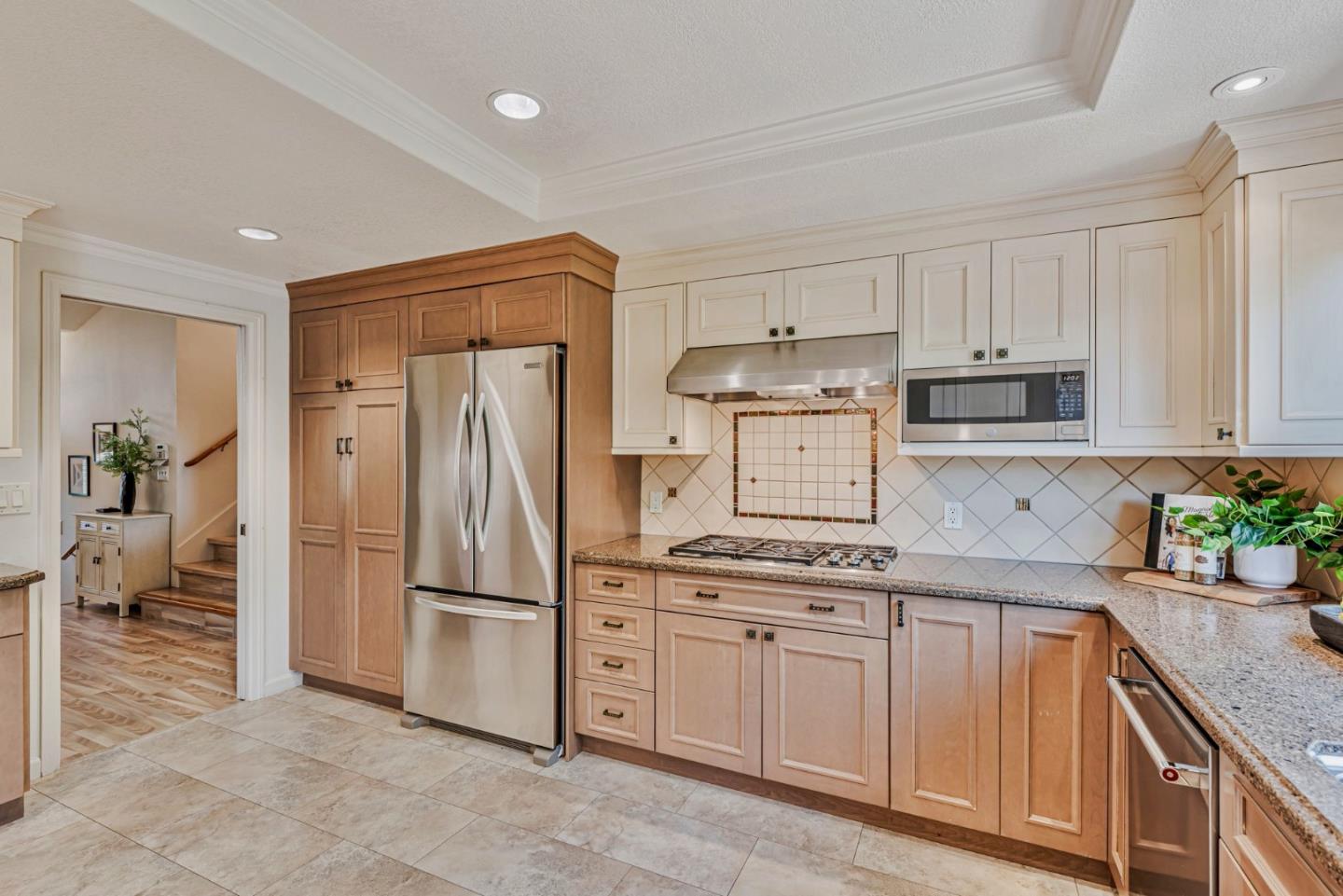 Detail Gallery Image 22 of 99 For 663 Lambeth Ct, Sunnyvale,  CA 94087 - 4 Beds | 3 Baths