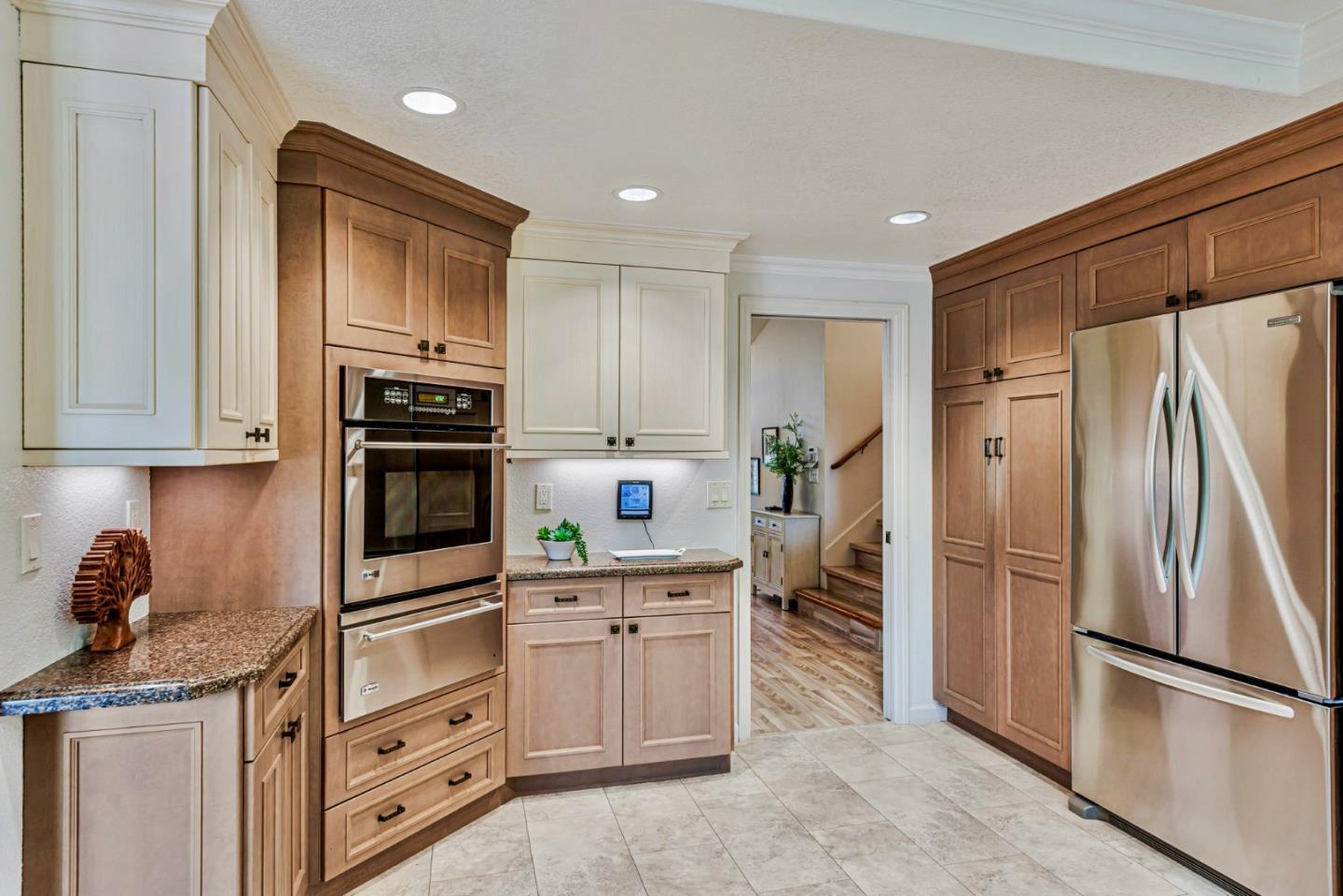 Detail Gallery Image 23 of 99 For 663 Lambeth Ct, Sunnyvale,  CA 94087 - 4 Beds | 3 Baths