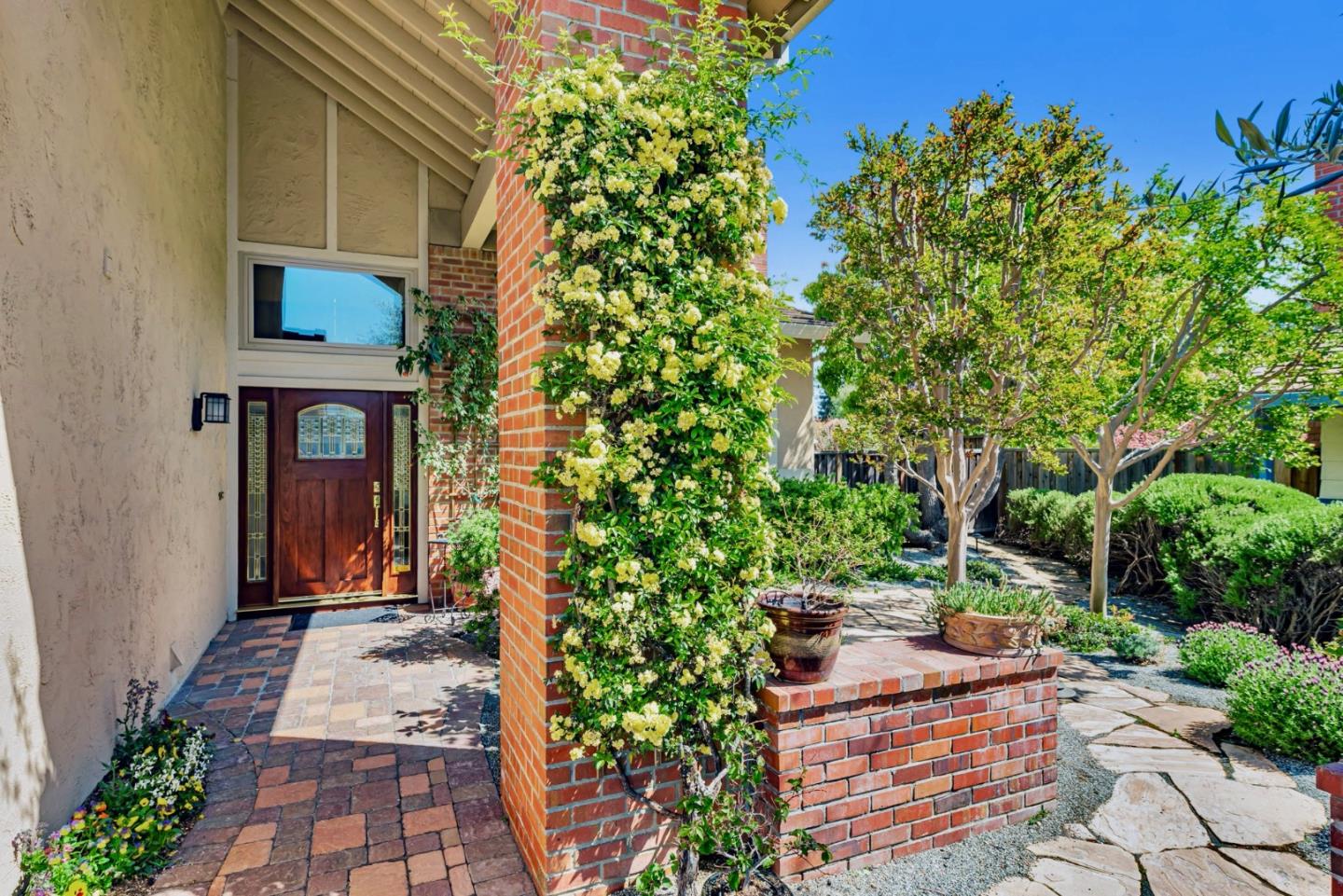 Detail Gallery Image 3 of 99 For 663 Lambeth Ct, Sunnyvale,  CA 94087 - 4 Beds | 3 Baths