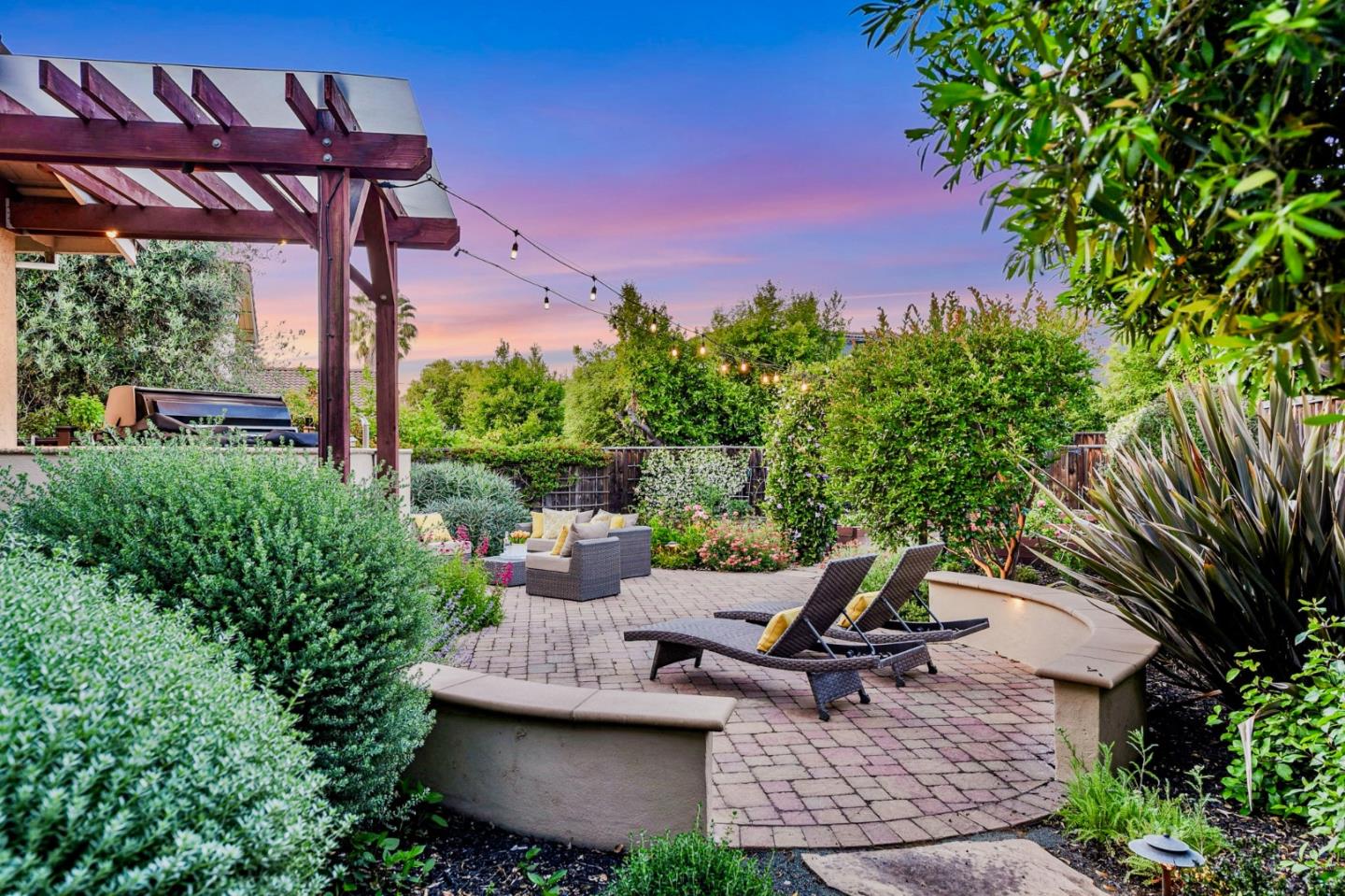 Detail Gallery Image 92 of 99 For 663 Lambeth Ct, Sunnyvale,  CA 94087 - 4 Beds | 3 Baths