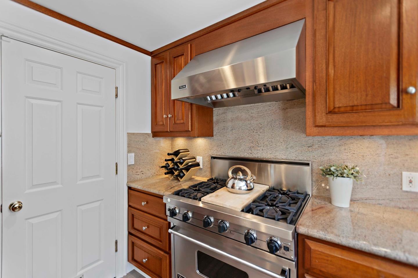 Detail Gallery Image 19 of 47 For 105 Milmar Way, Los Gatos,  CA 95032 - 2 Beds | 2 Baths