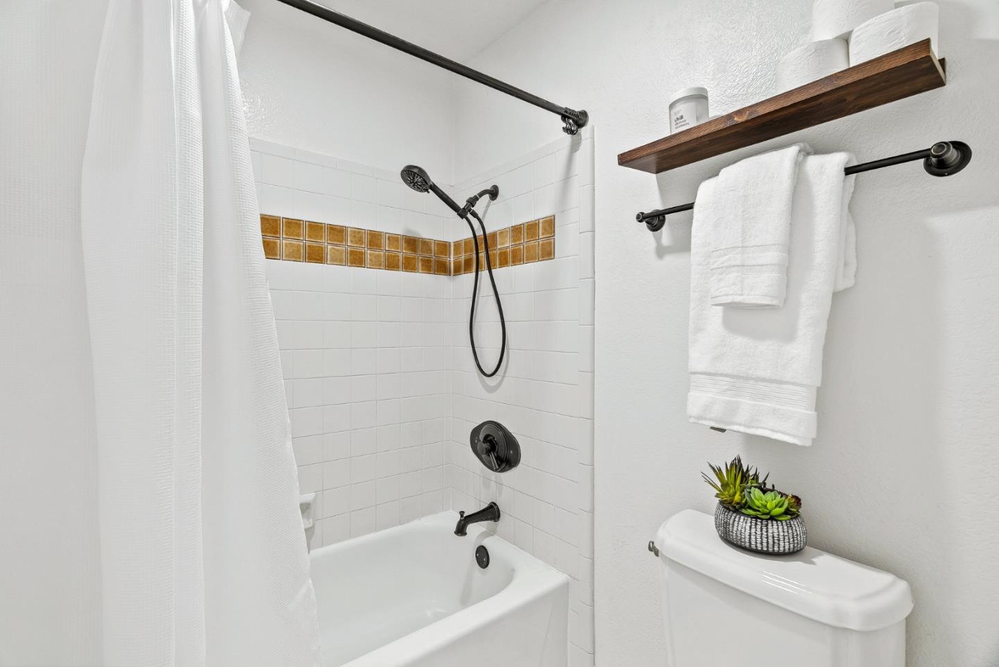 Detail Gallery Image 12 of 28 For 374 Union Ave #C,  Campbell,  CA 95008 - 1 Beds | 1 Baths
