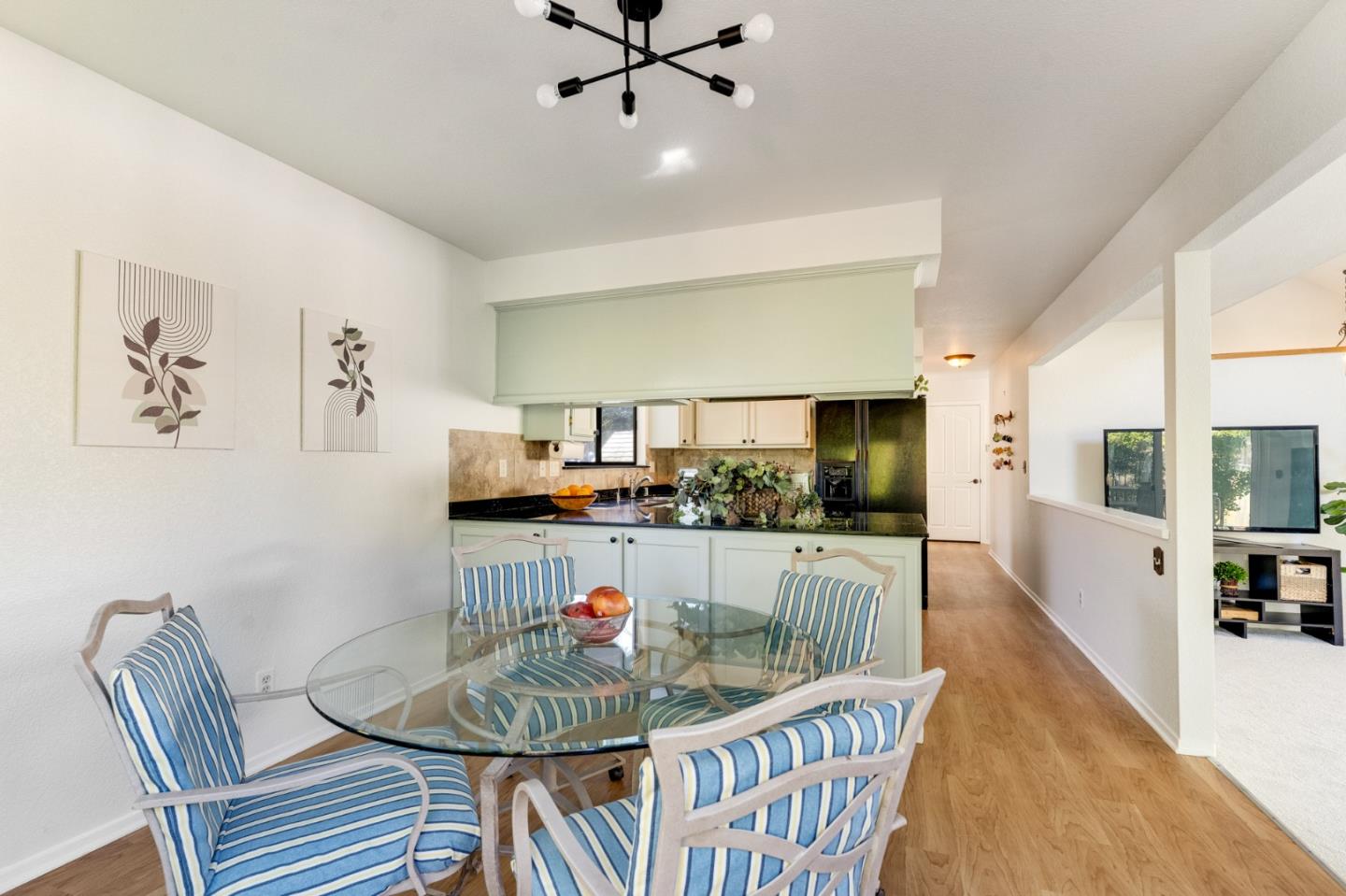 Detail Gallery Image 14 of 38 For 106 Madeline Dr, Aptos,  CA 95003 - 3 Beds | 2/1 Baths